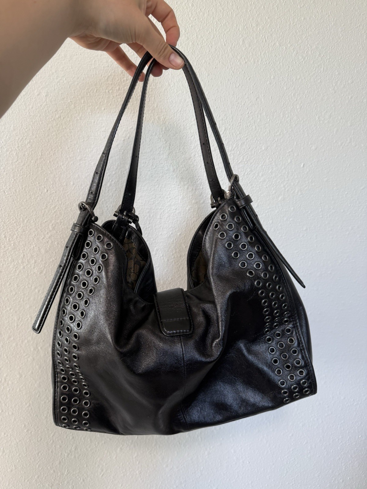 RARE Y2K Coach Madison Carlyle Black Grommet Shoulder Hobo Bag w Turn Lock