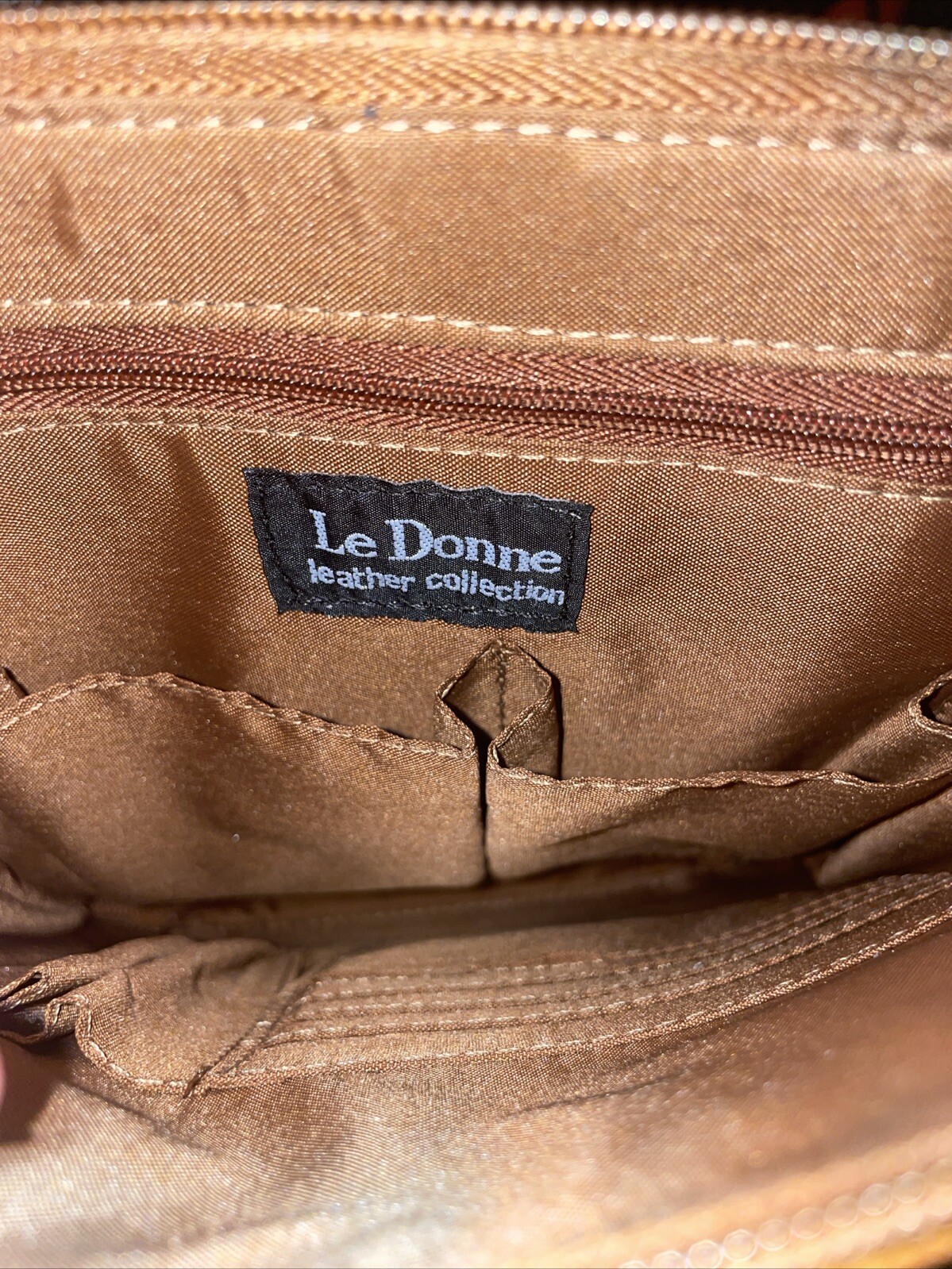 NWT Le Donne Leather Structured Organizer Shoulder Bag LD-4056-TAN