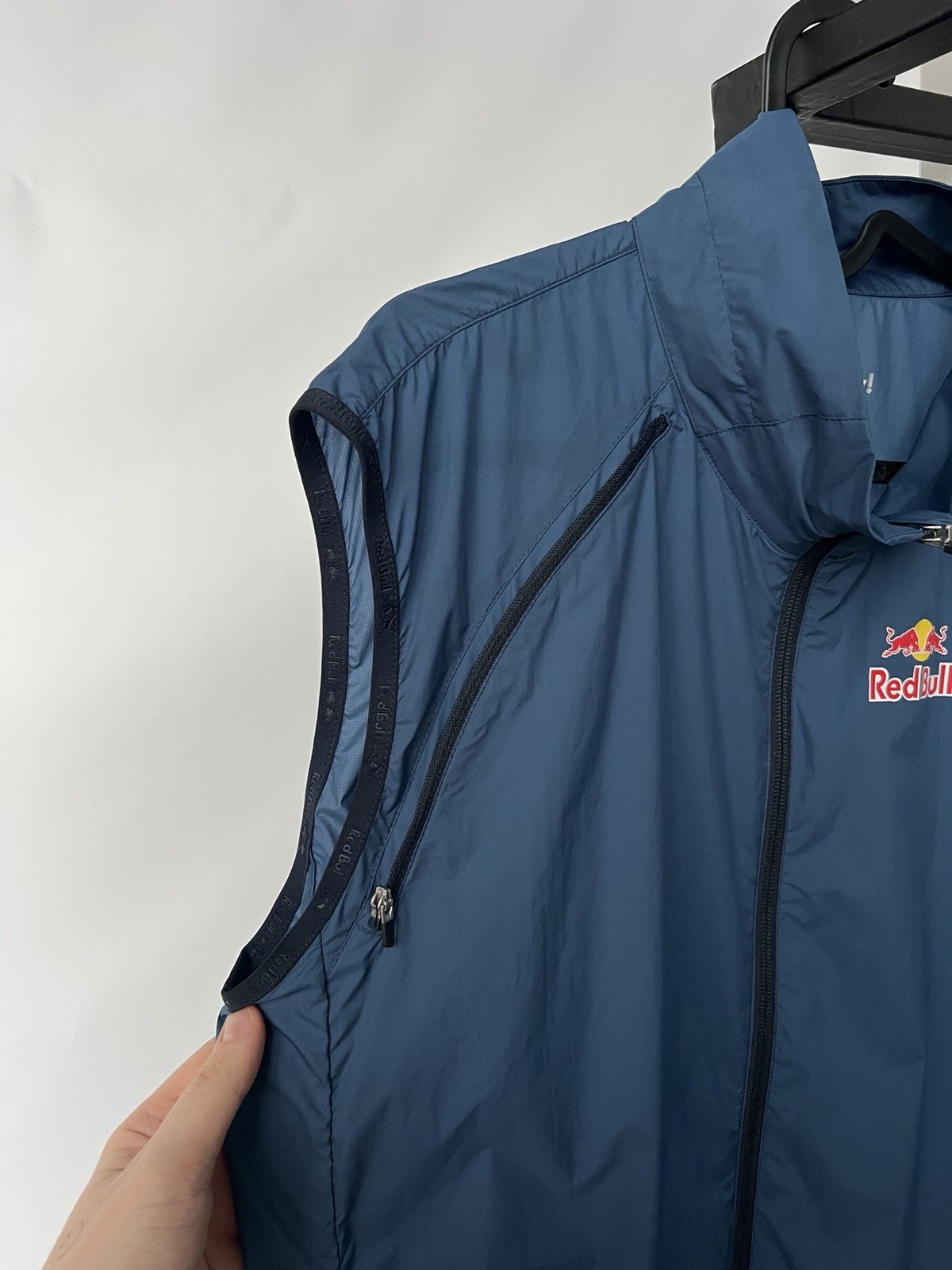 Red Bull Athletes Only Performance Jacket / Gilet – Blue – Size M – Redbull