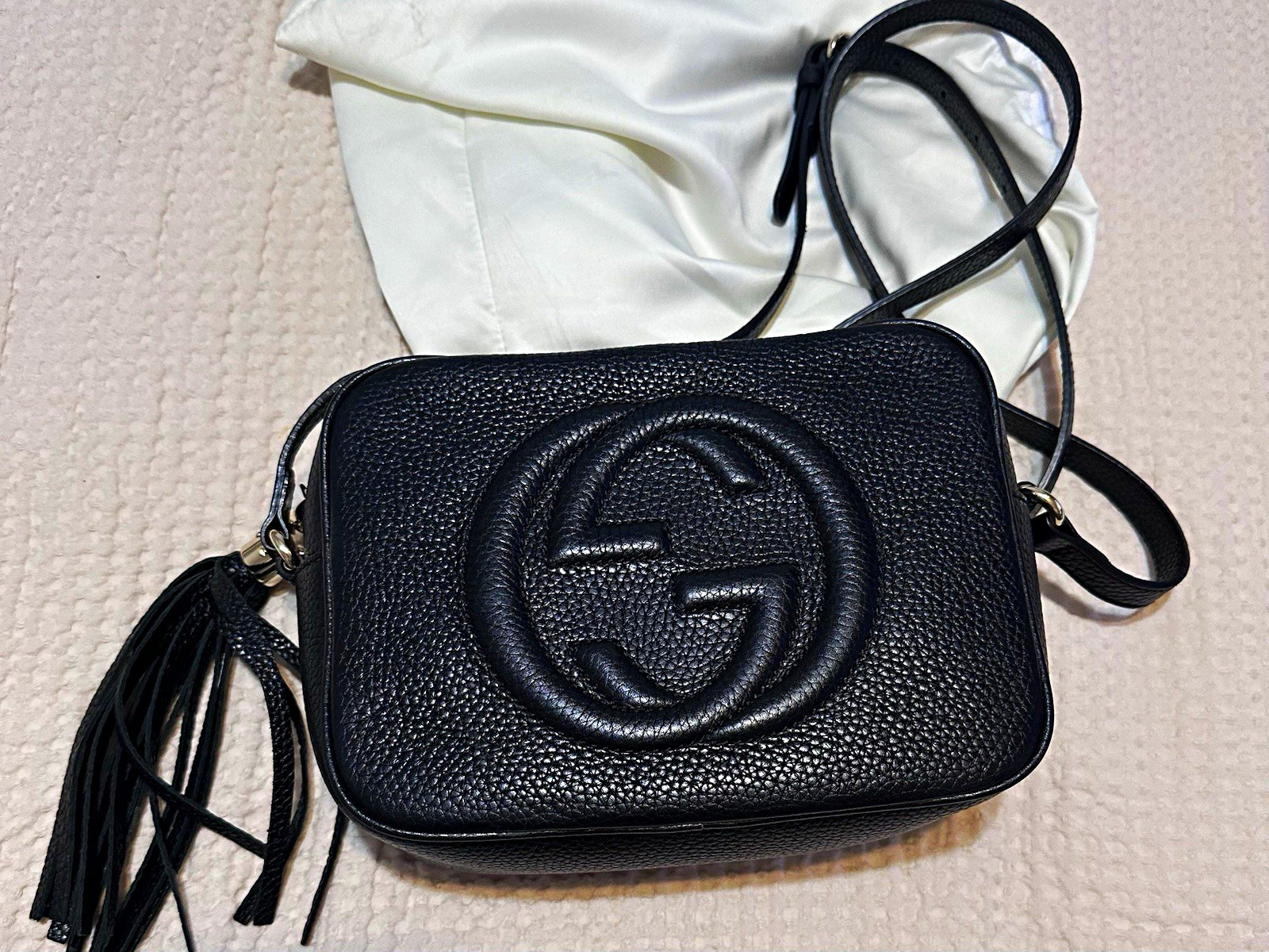 Gucci Soho Disco Black Pebbled Crossbody GG Logo Tassel Zip w/ Dust Bag
