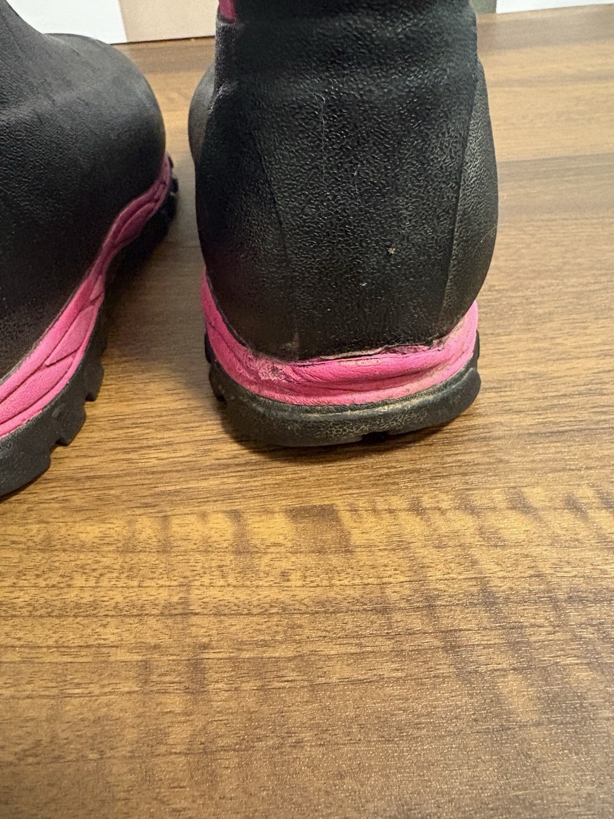 Muck Boot Company Kids Waterproof Boots Black Pink Size 6 Rubber Neoprene