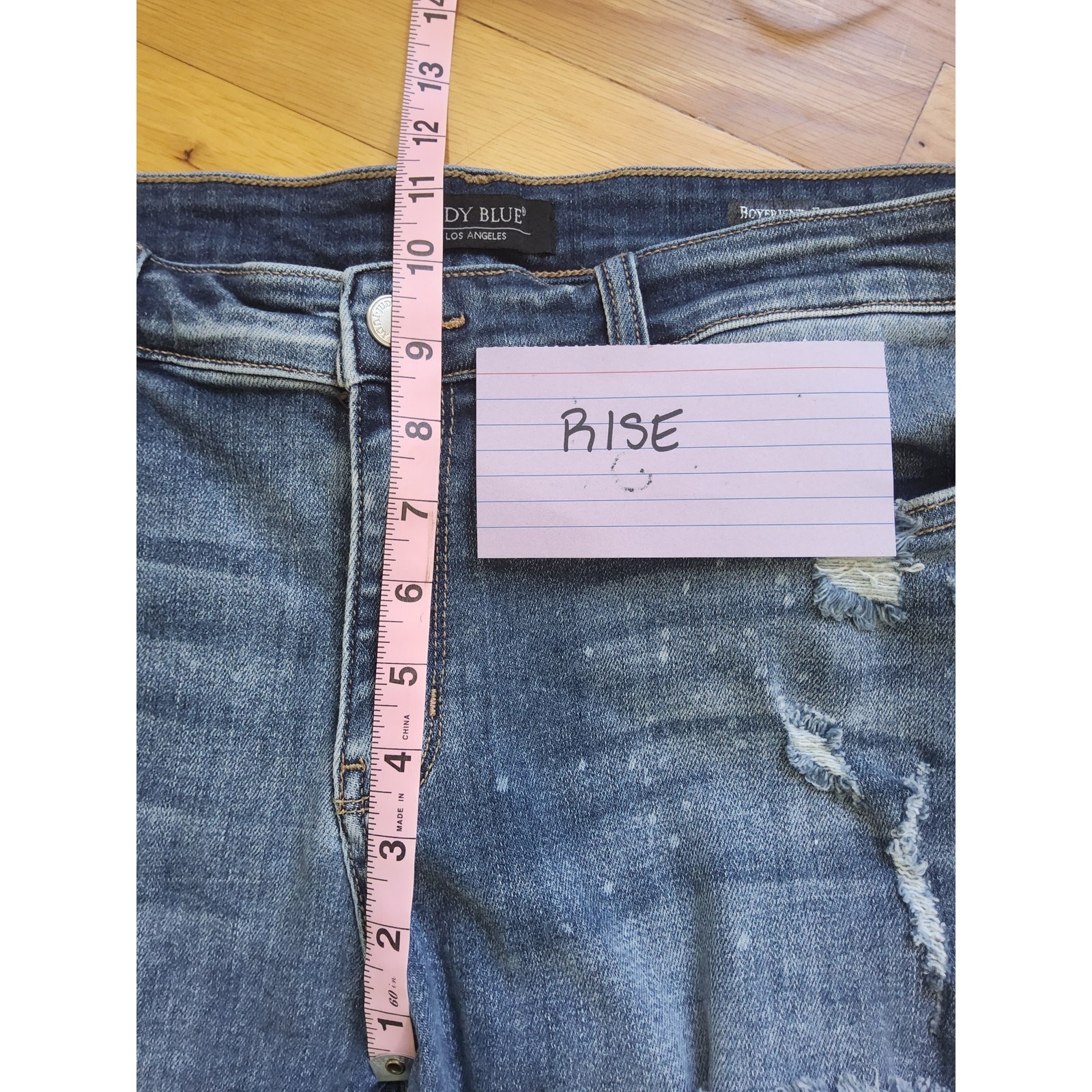Judy Blue Boyfriend Fit Distressed Jean Size 15/32 High Rise