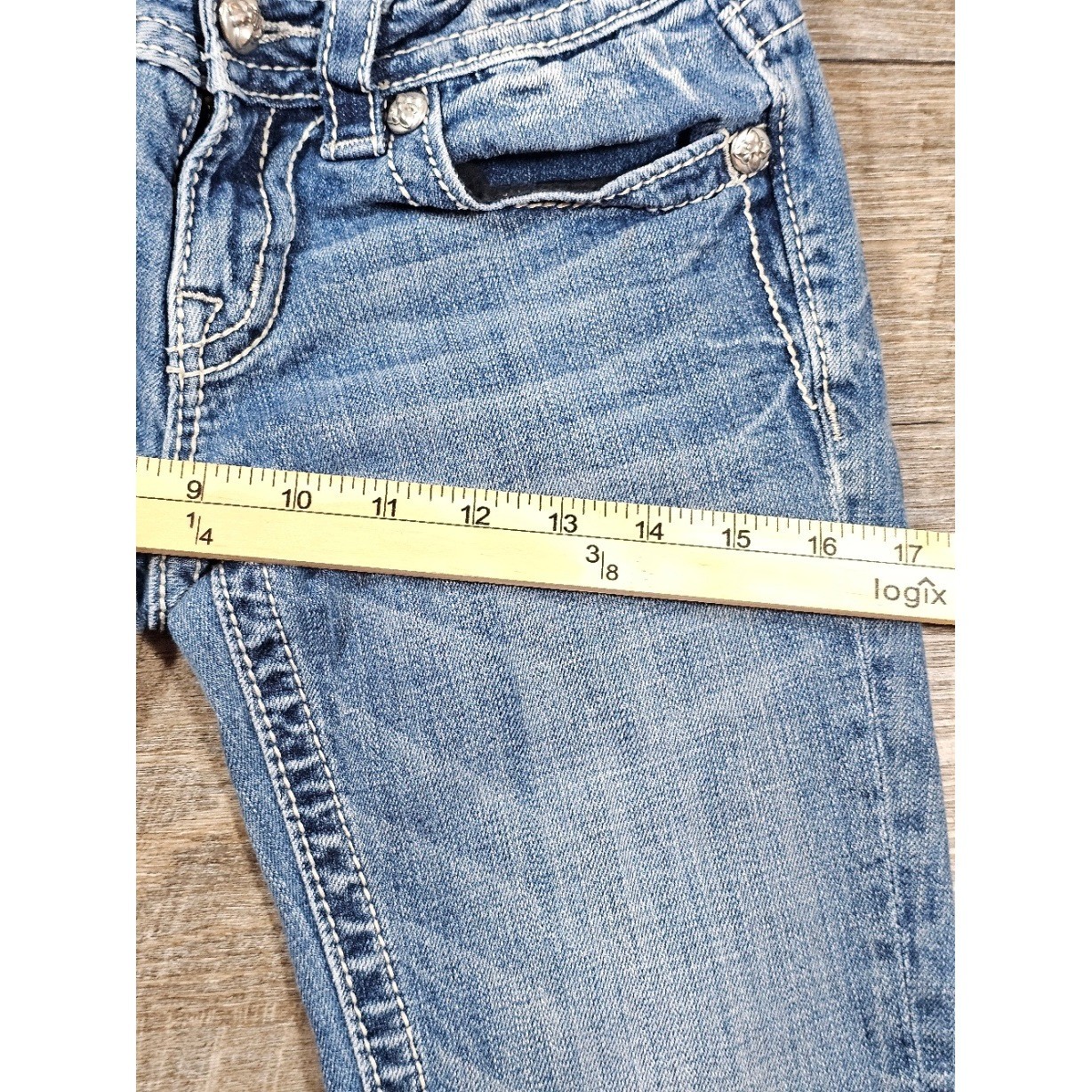 Miss Me Signature Cuffed Capri Jeans Fleur De Lis Embellished Medium Wash 26
