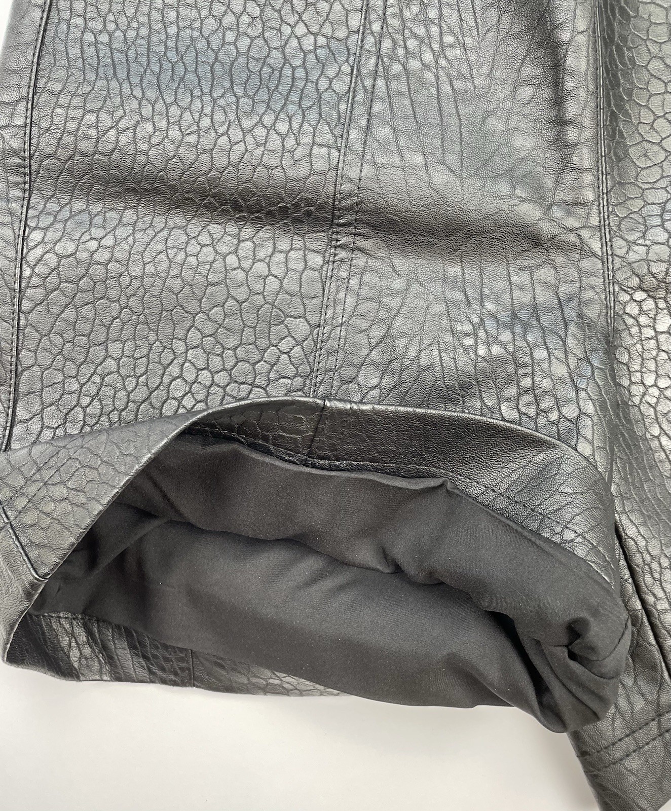 NWT Armani Exchange Eco Leather High Rise Shorts Black Textured Moto Goth Size 2