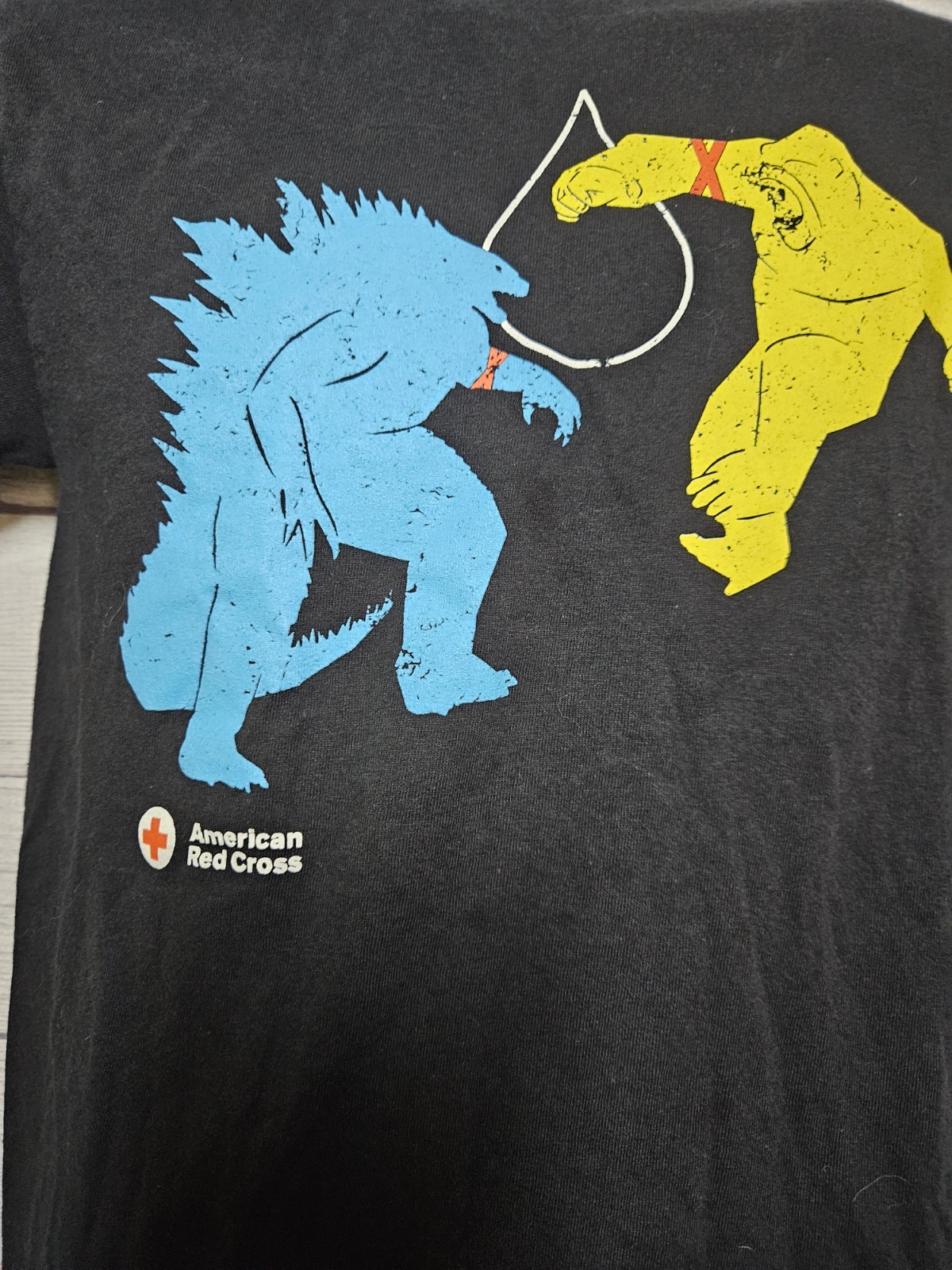 Godzilla vs King Kong New Empire American Red Cross Movie Promo T-shirt SMALL