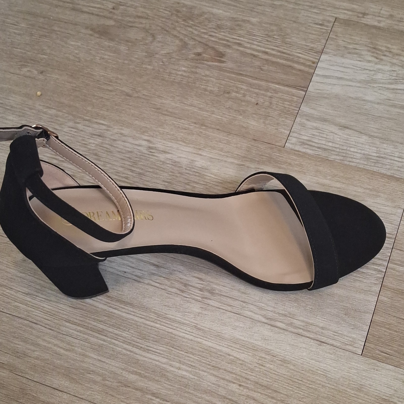 Dream Pairs Strappy Black Ankle Strap Sandals with Buckle Women’s US 10