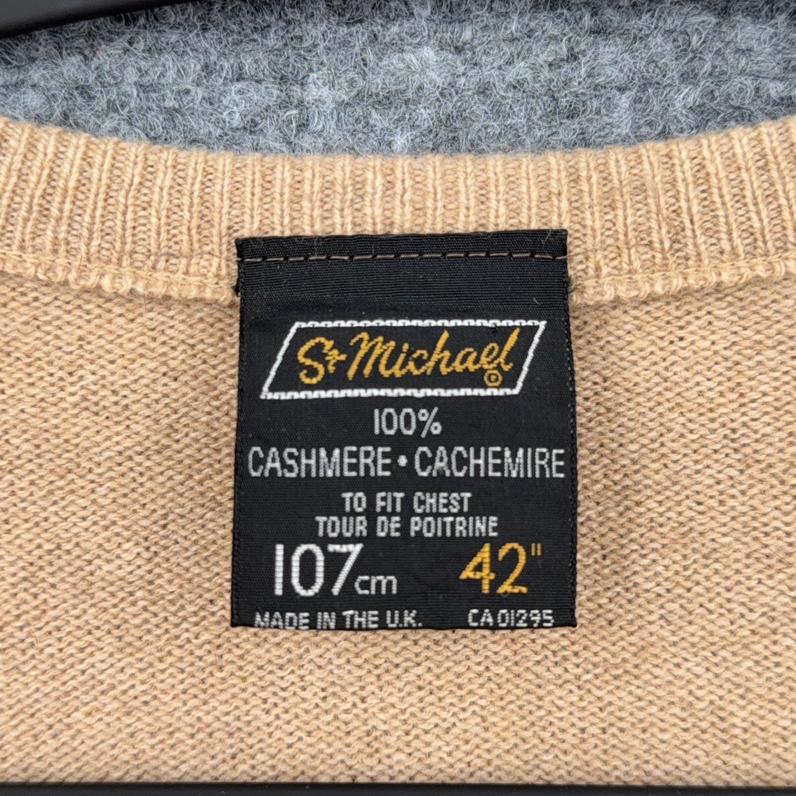 St Michael Mens 100% Cashmere V-Neck Sweater Tan Camel Made in UK Size 42 107cm