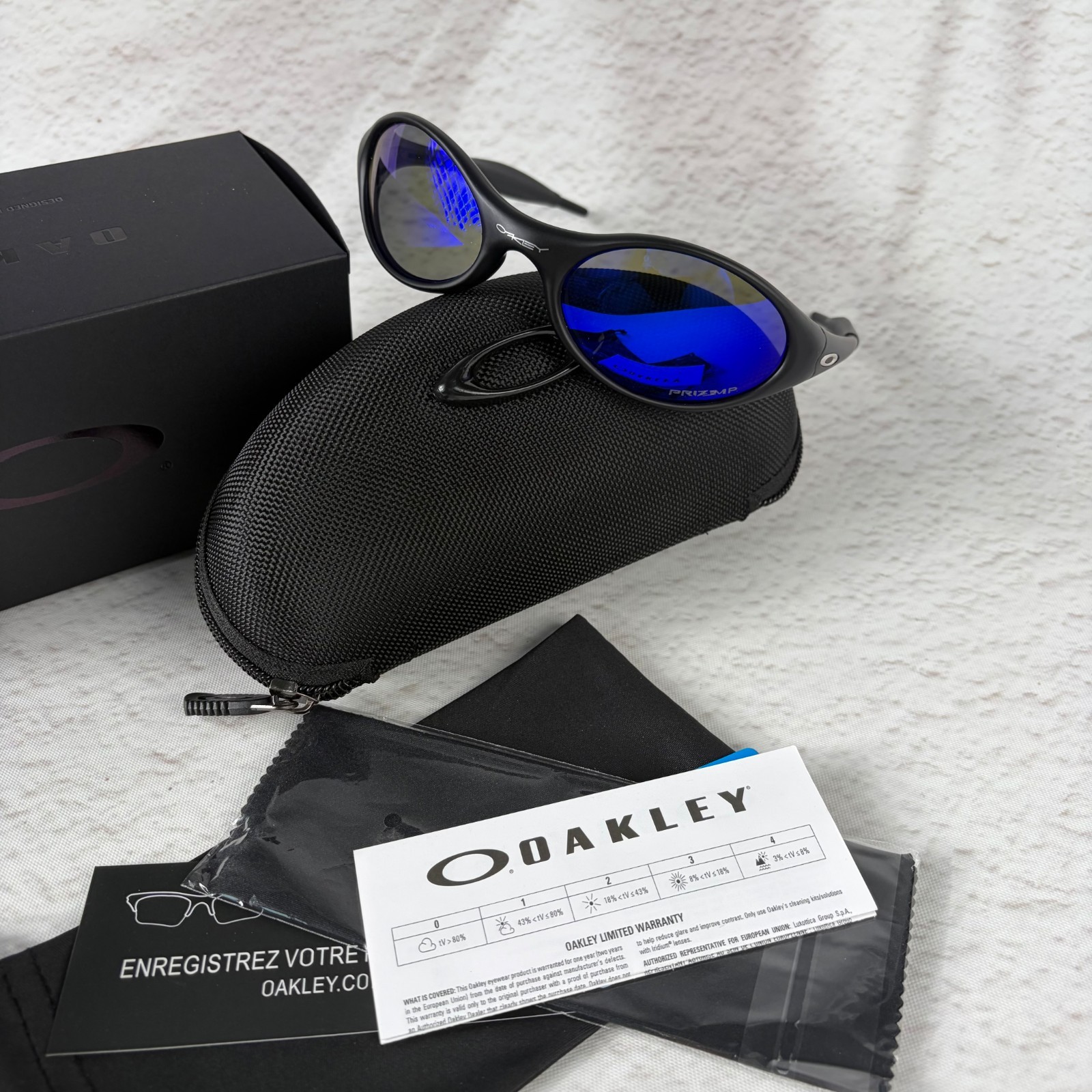 Vintage Oakley Minute Polarized Sunglasses Matte Black Frame Purple Blue Lens