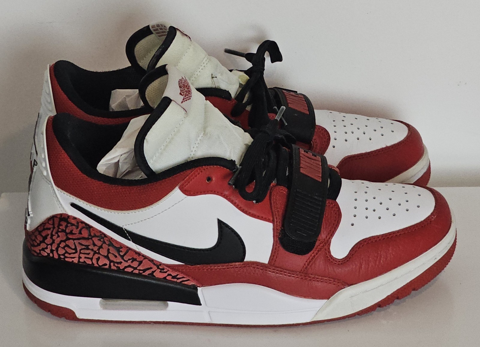 Size 10 – Air Jordan Legacy 312 Low Chicago Red Good Condition