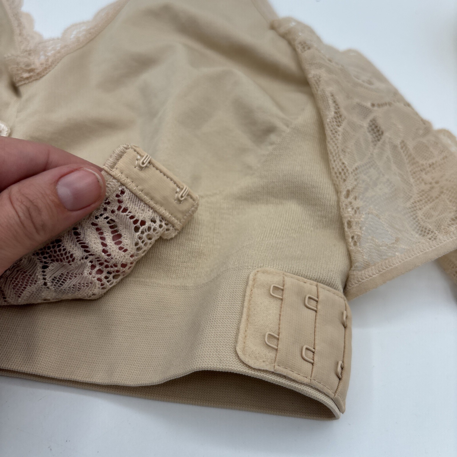 As Seen On Tv Caramia Cara Mia Bra Nude Beige Lace LARGE EUC!