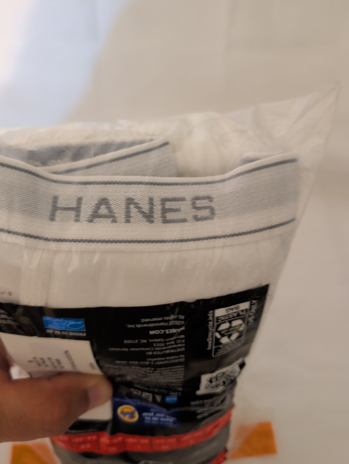 Hanes Men’s White Tagless Briefs 9 Pack Sz M 32-34 In