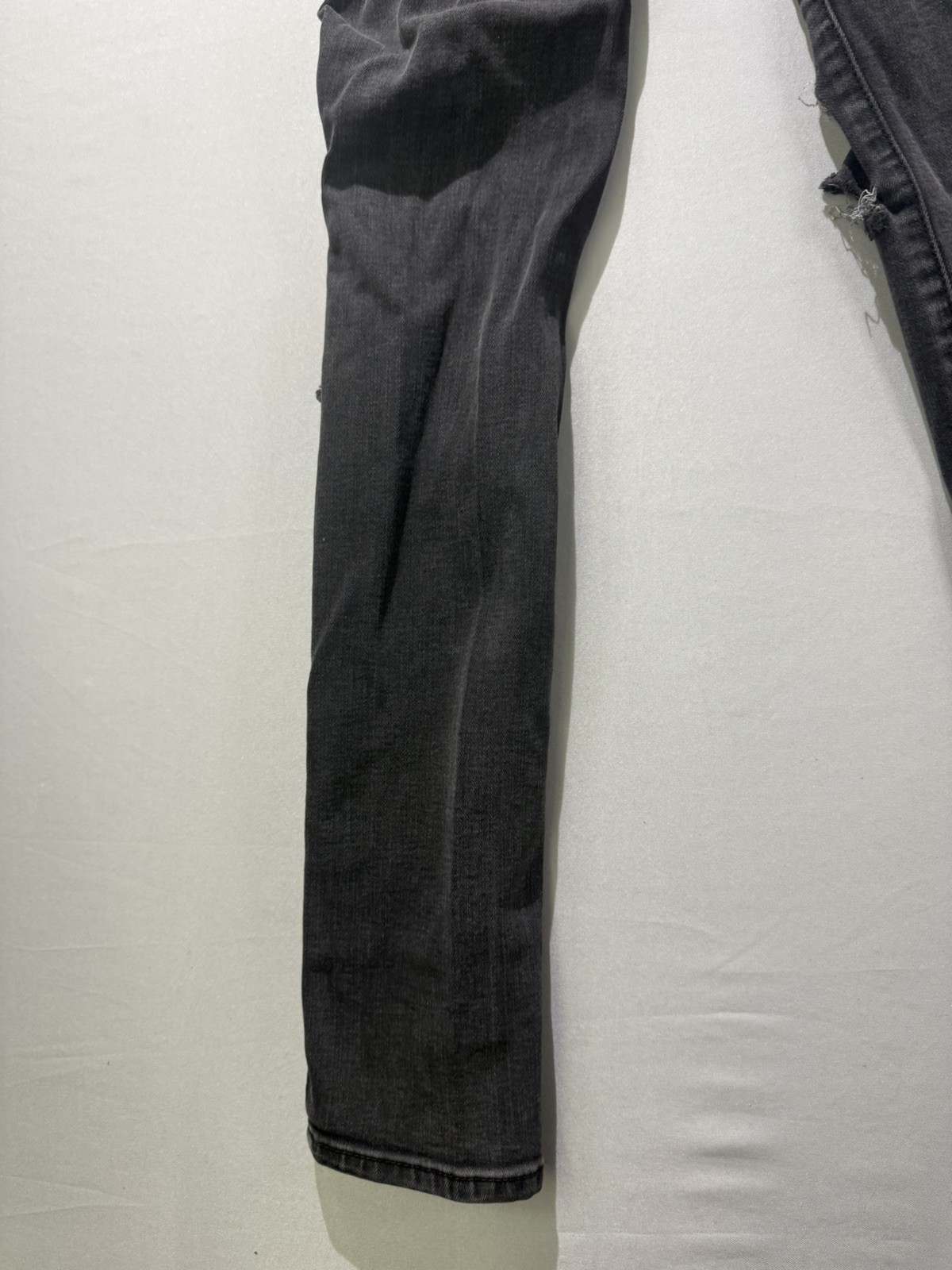 Abercrombie & Fitch Signature Collection High Rise Super Skinny Distress Size 25