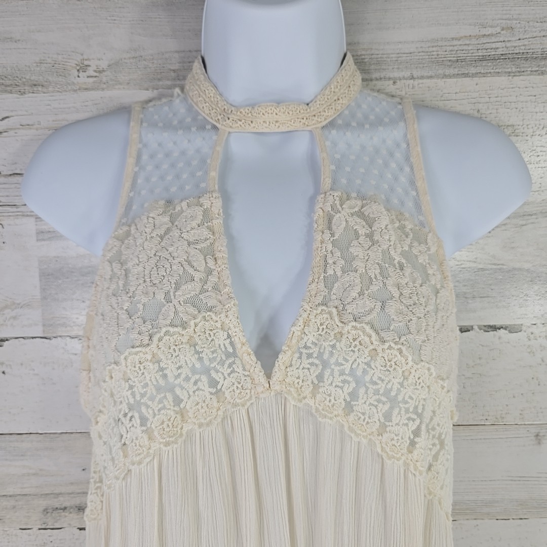 AMERICAN EAGLE BLOUSE WOMEN’S SIZE SMALL SHEER LACE TOP IN CREAM COLOR *STAIN*..