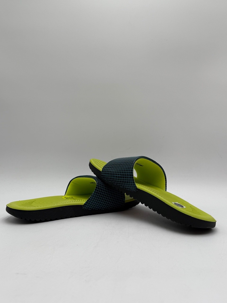 Nike KAWA SLIDE SE1 Black/Aqua Unisex Kids’ NEW Sandal Green Multiple Sizes