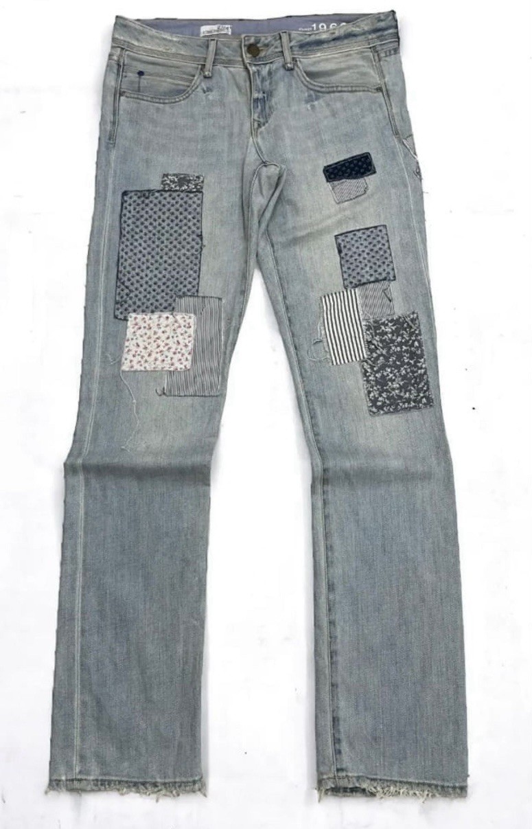 Gap 1969 Girlfriend Jeans Women 27 4 Light Wash Patchwork Distressed Jeans NWT
