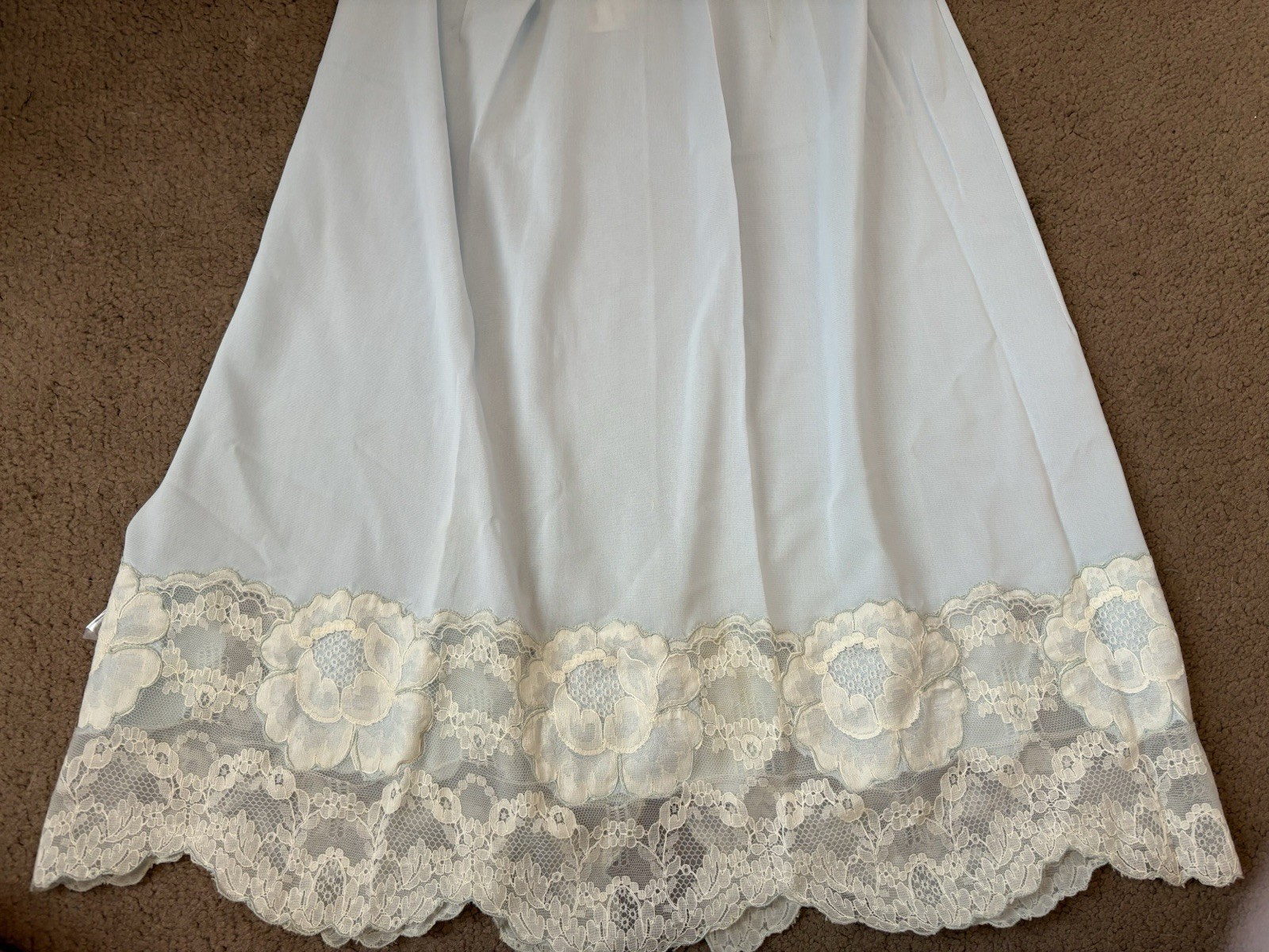 Vintage saramae lingerie 696 Light blue slip Lace Trim Slit Has Stain Sz Medium