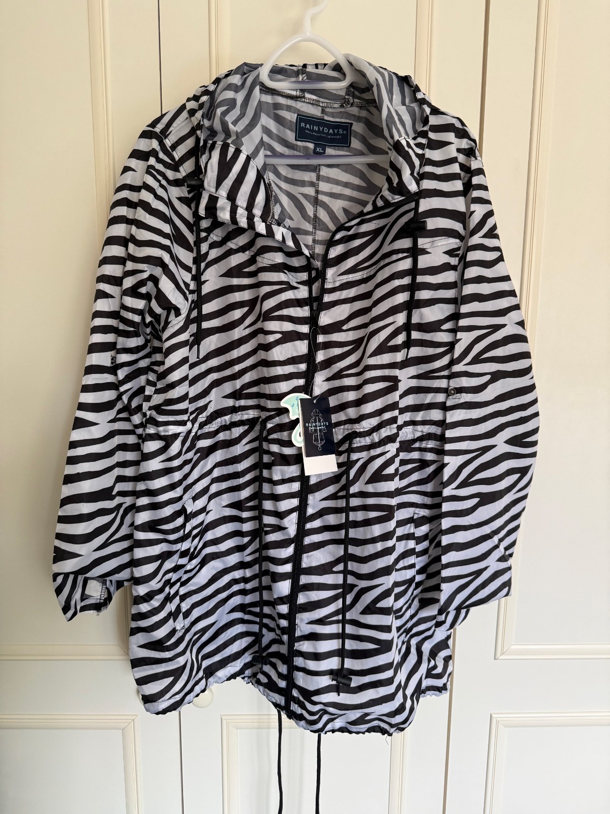 Rainy Days Women’s Lightweight Waterproof Hooded Raincoat /Mac Size XL Zebra