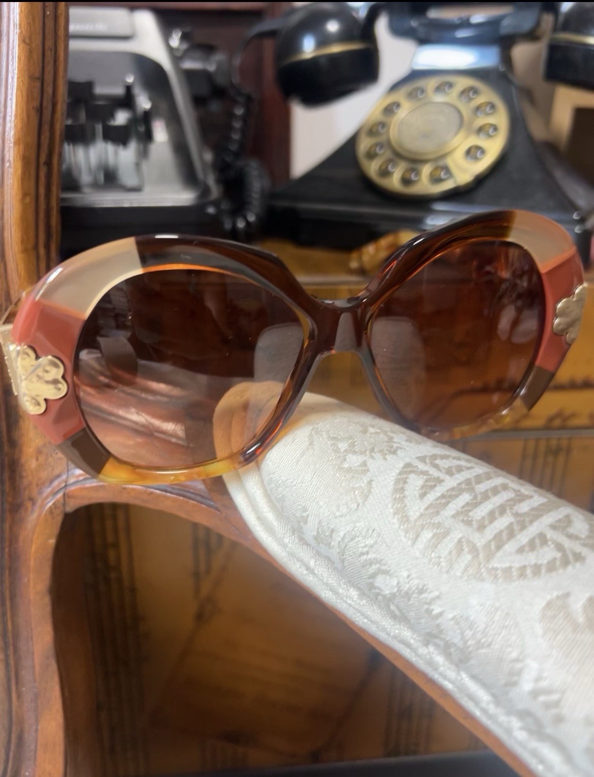 Chloé Women’s Oversized Tortoise Shell Brown Gradient Sunglasses UV400 135mm