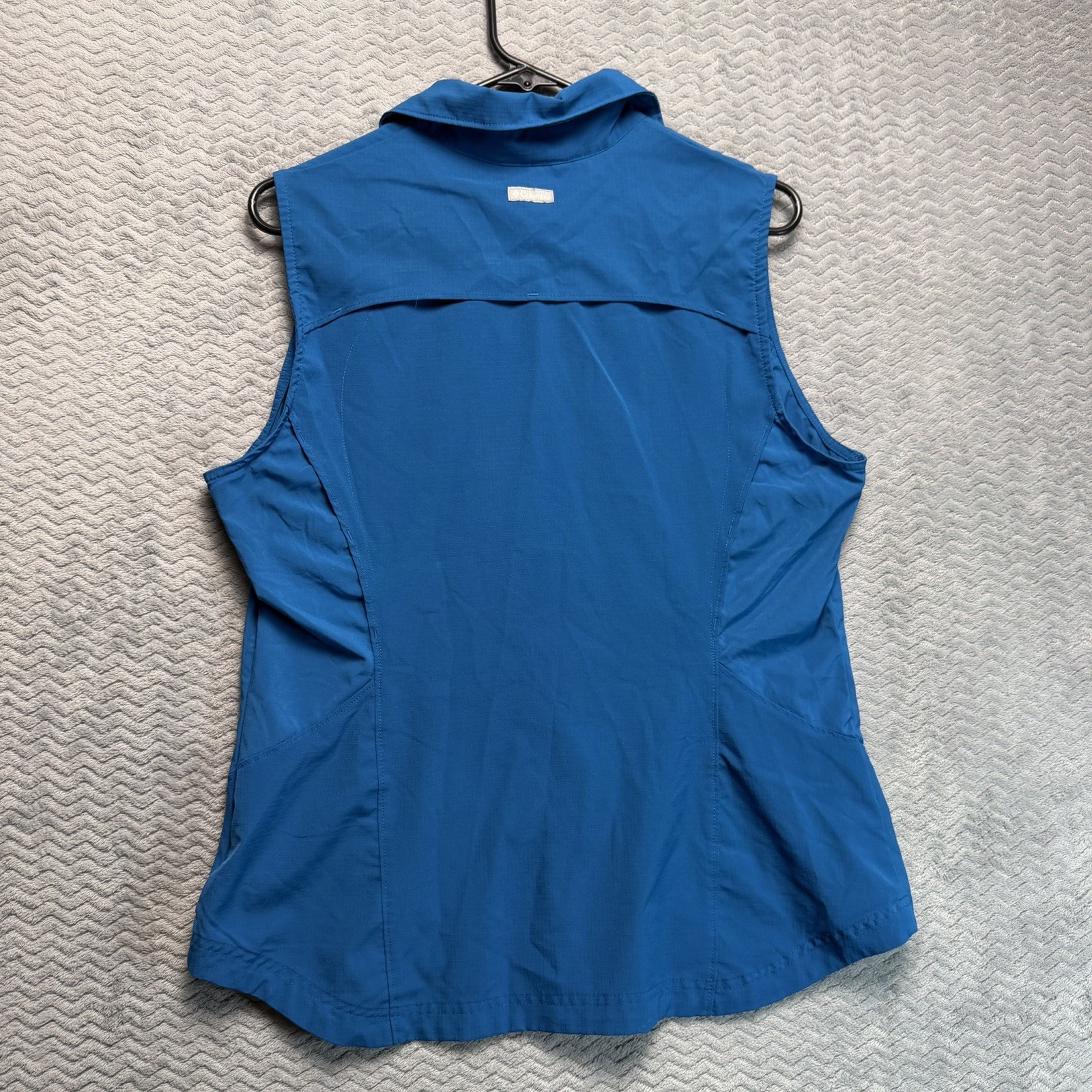 Columbia Shirt Womens Size L Blue Omni Shade UPF 40 Sleeveless Button Vented