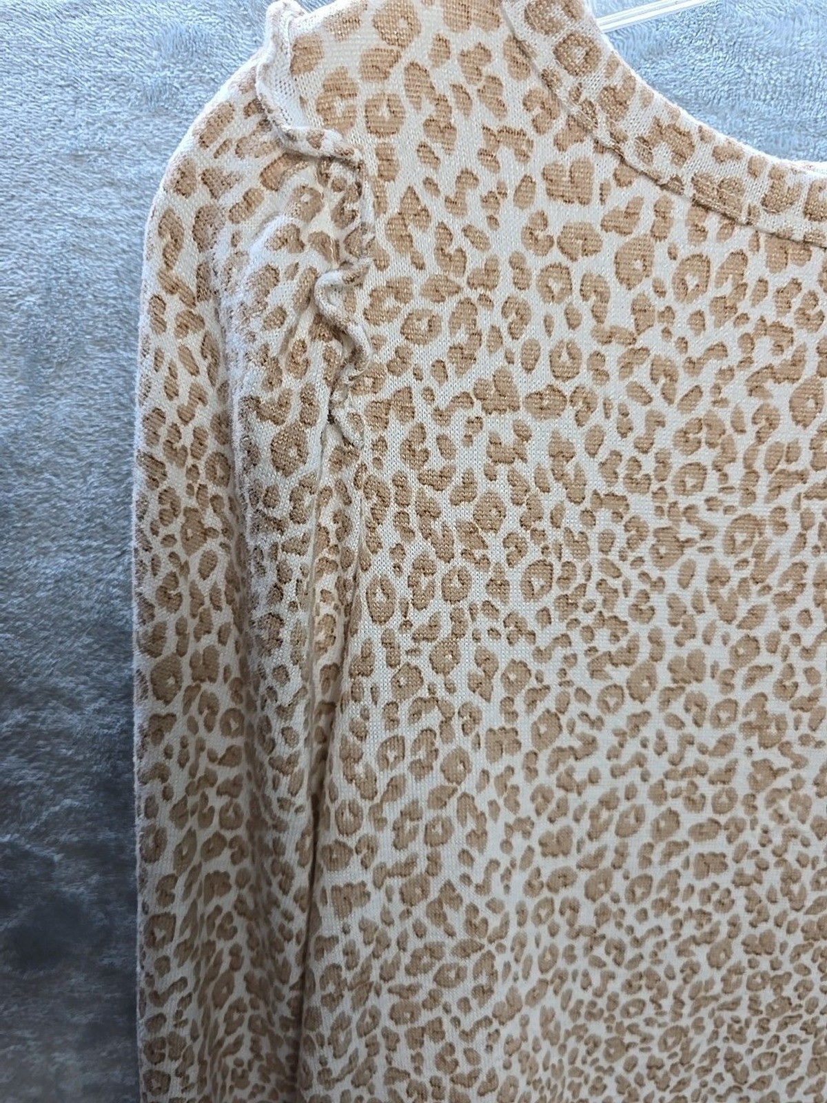 Banana Republic Women’s Pullover Blouse Animal Print Long Sleeve Size MP