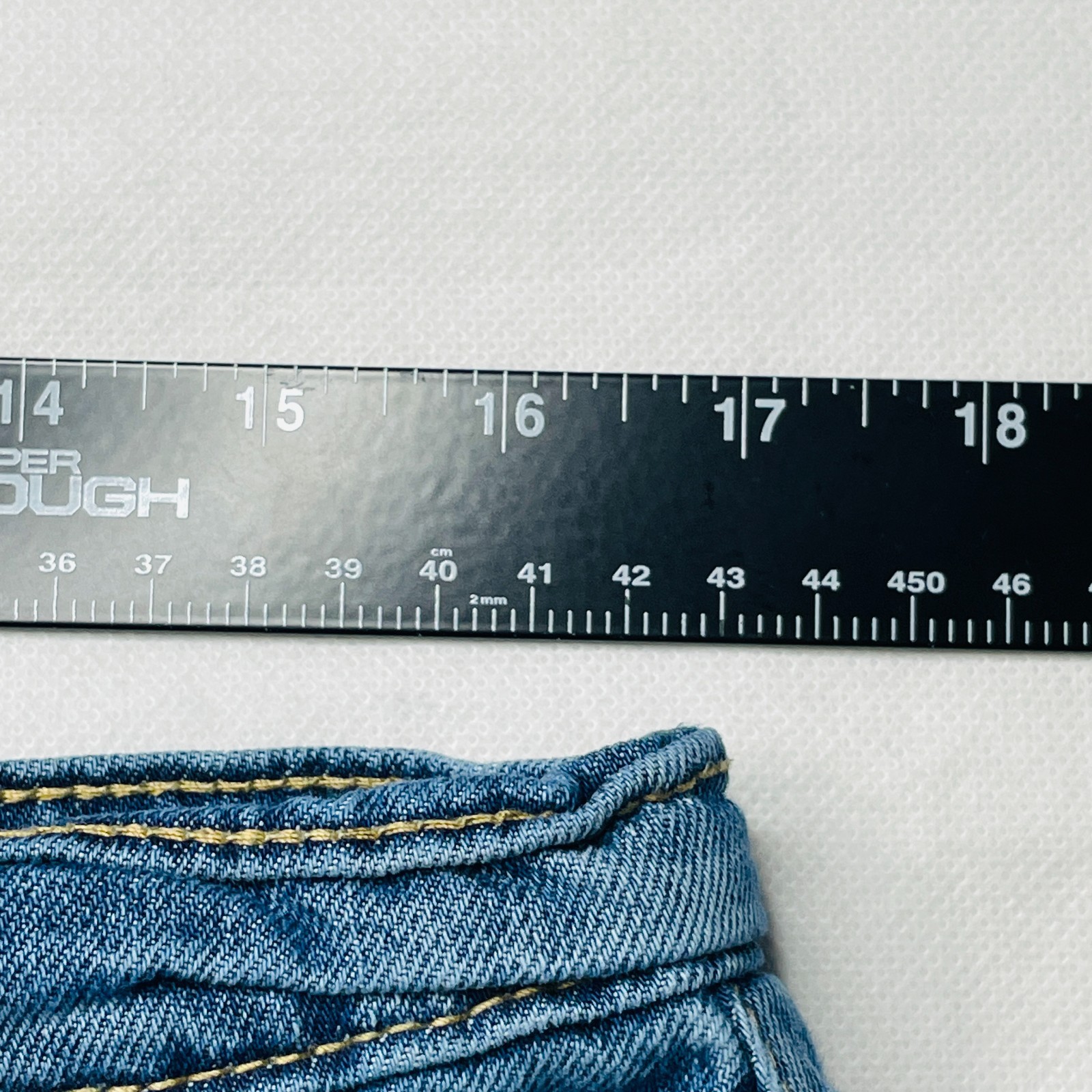 Universal Thread Women’s 12/31 R Boyfriend Patch Detail Raw Hem Jeans 31×29