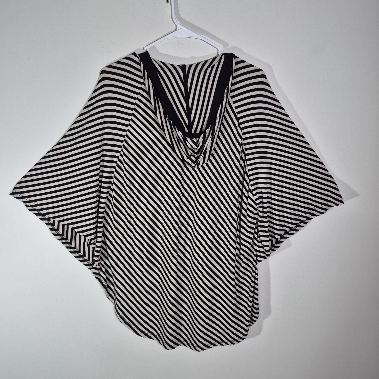 Shannon Passero Pullover Top Hoodie Size S/M Black And Beige Poncho Style Modern