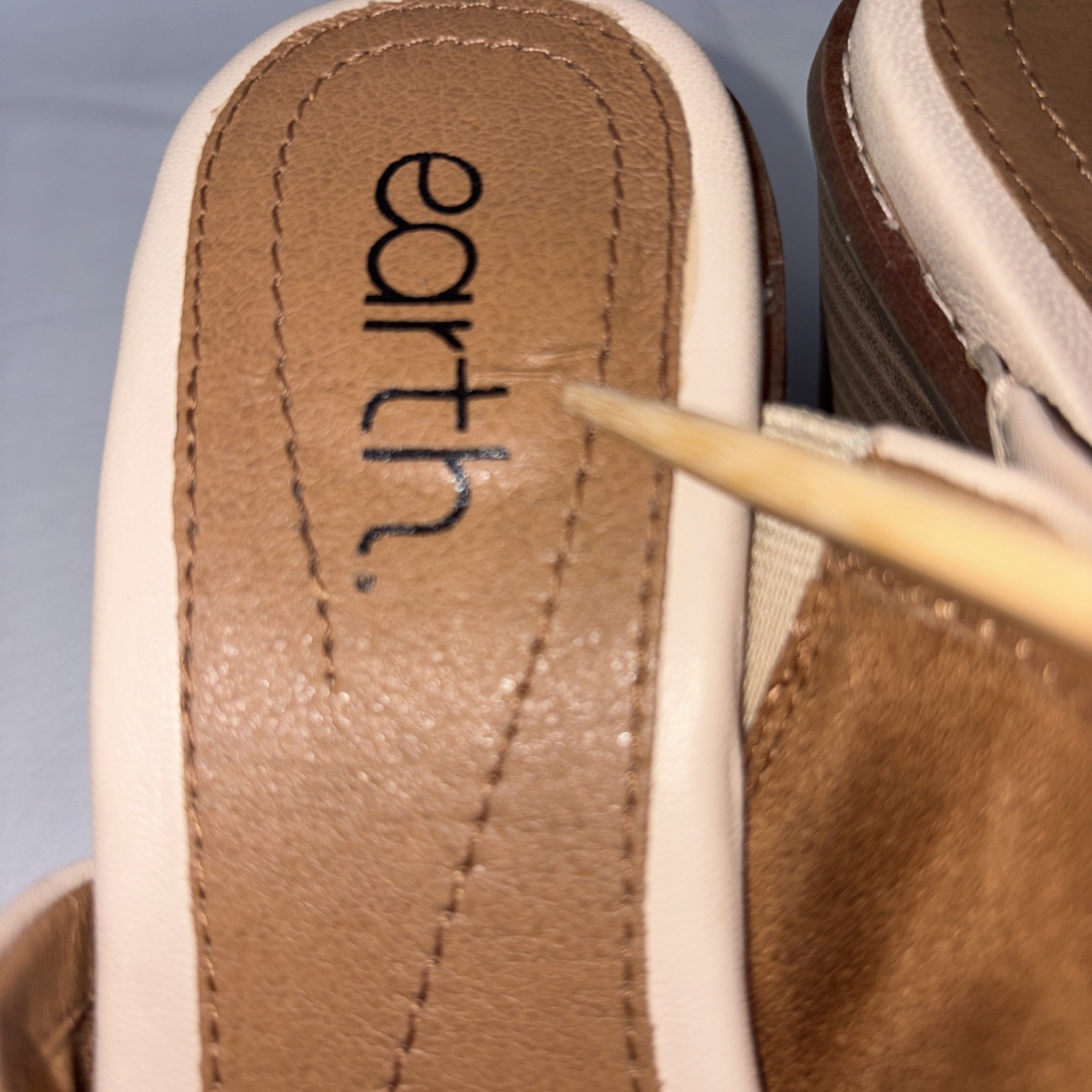 NEW Earth Leather Ruched Light Tan Block Heel Mules Narrow Toe Opening Size 6.5