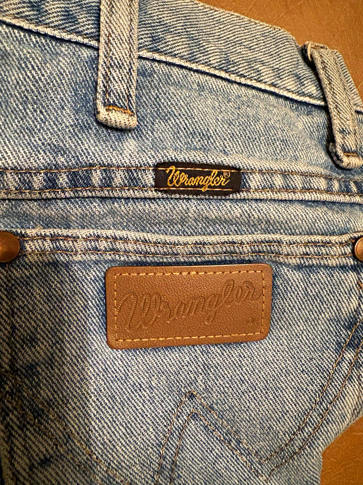 Wrangler Men’s Regular Fit Straight Blue Light Wash Distressed Denim Jeans