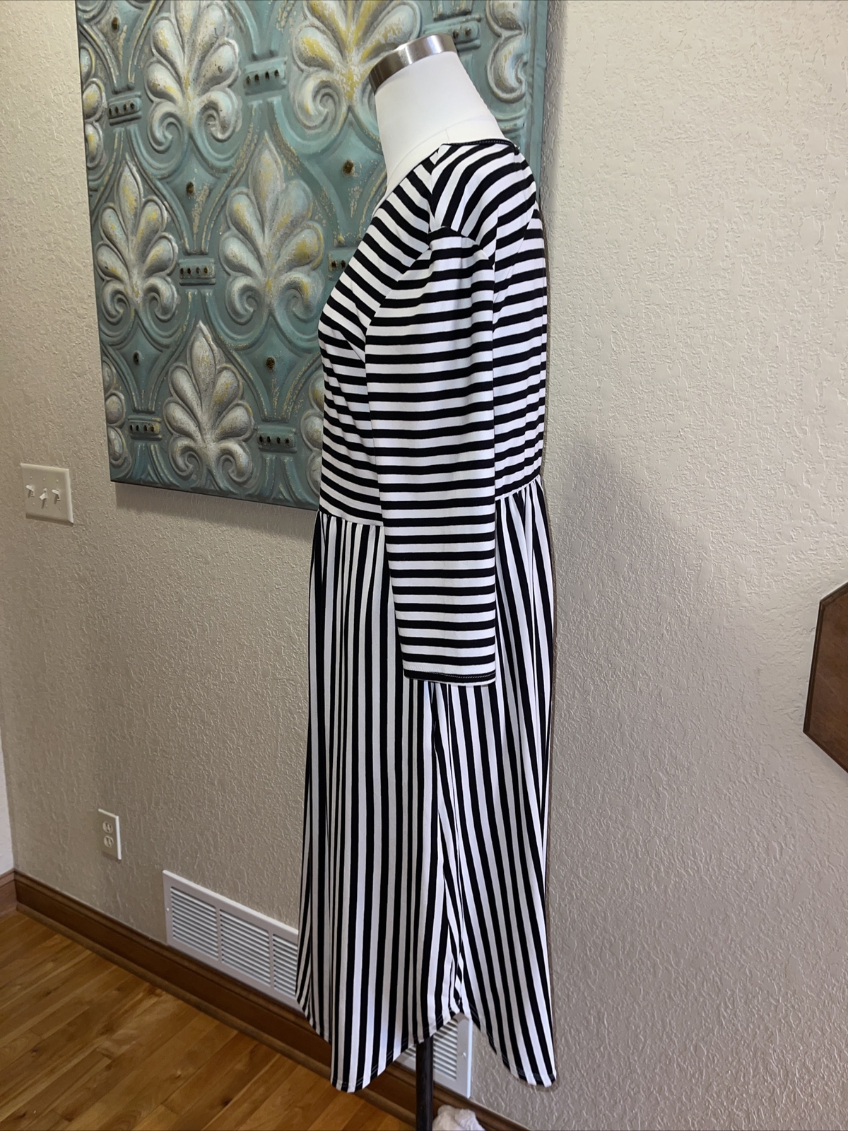 Lime n Chili Women’s Striped Dress 3/4 Sleeve Size Medium
