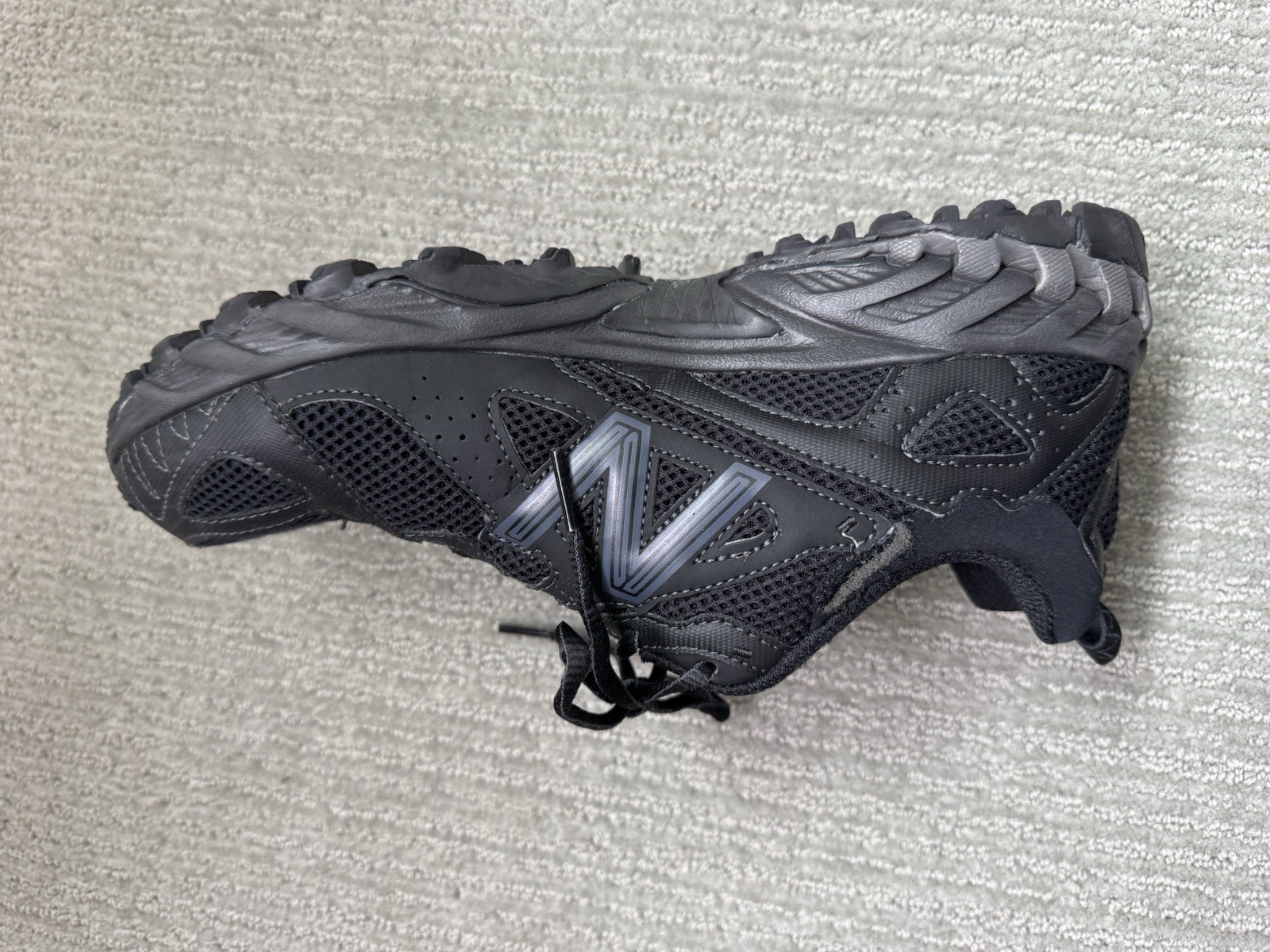 New Balance 610 Black Phantom