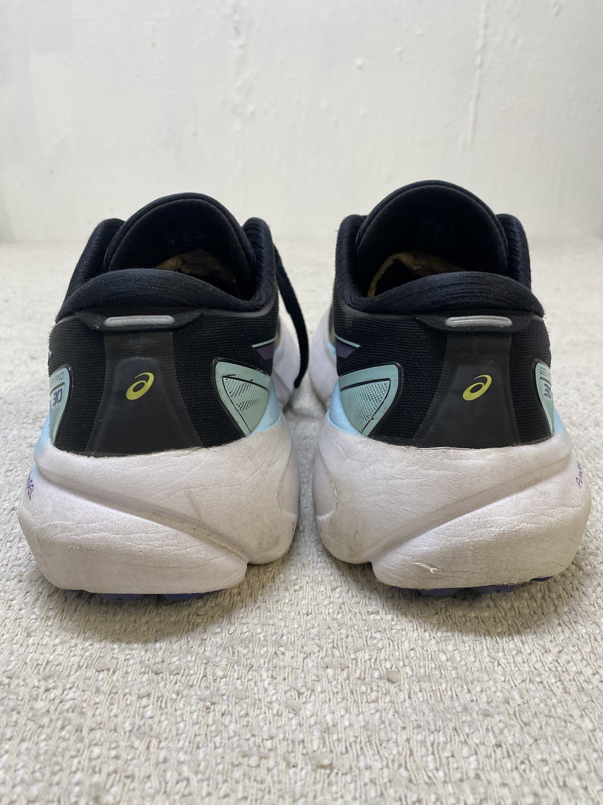 Asics Gel-Kayano 30 Women’s Running Shoes 9 1012B357 Black Gold Trainers
