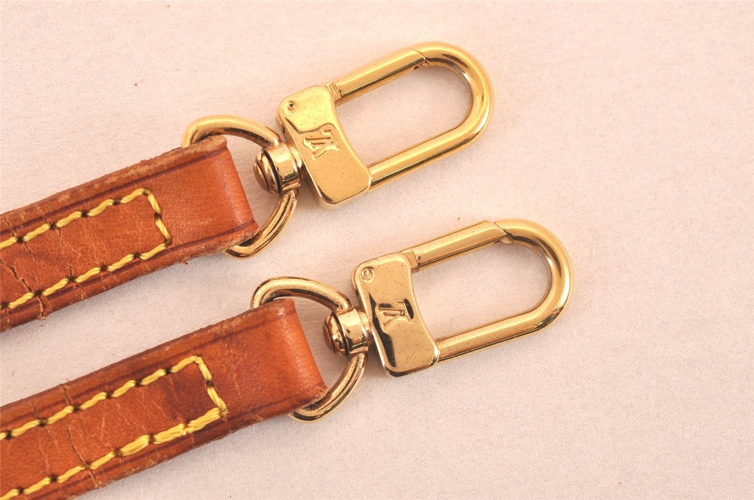 Authentic Louis Vuitton Leather Shoulder Strap Beige LV AB513