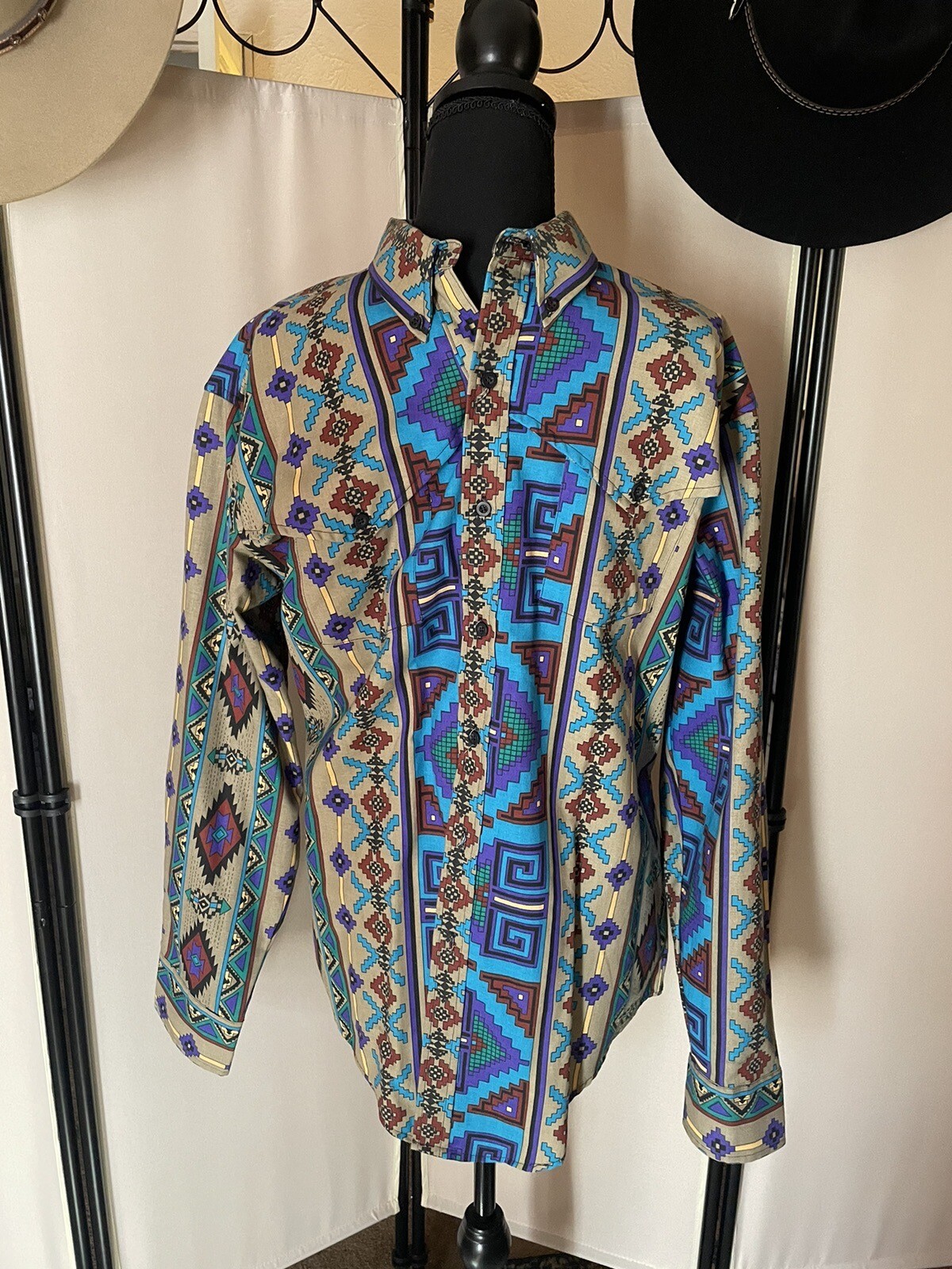 Retro Rodeo Vintage Plainsman READ!! Aztec Western, Cowboy Collectible Shirt