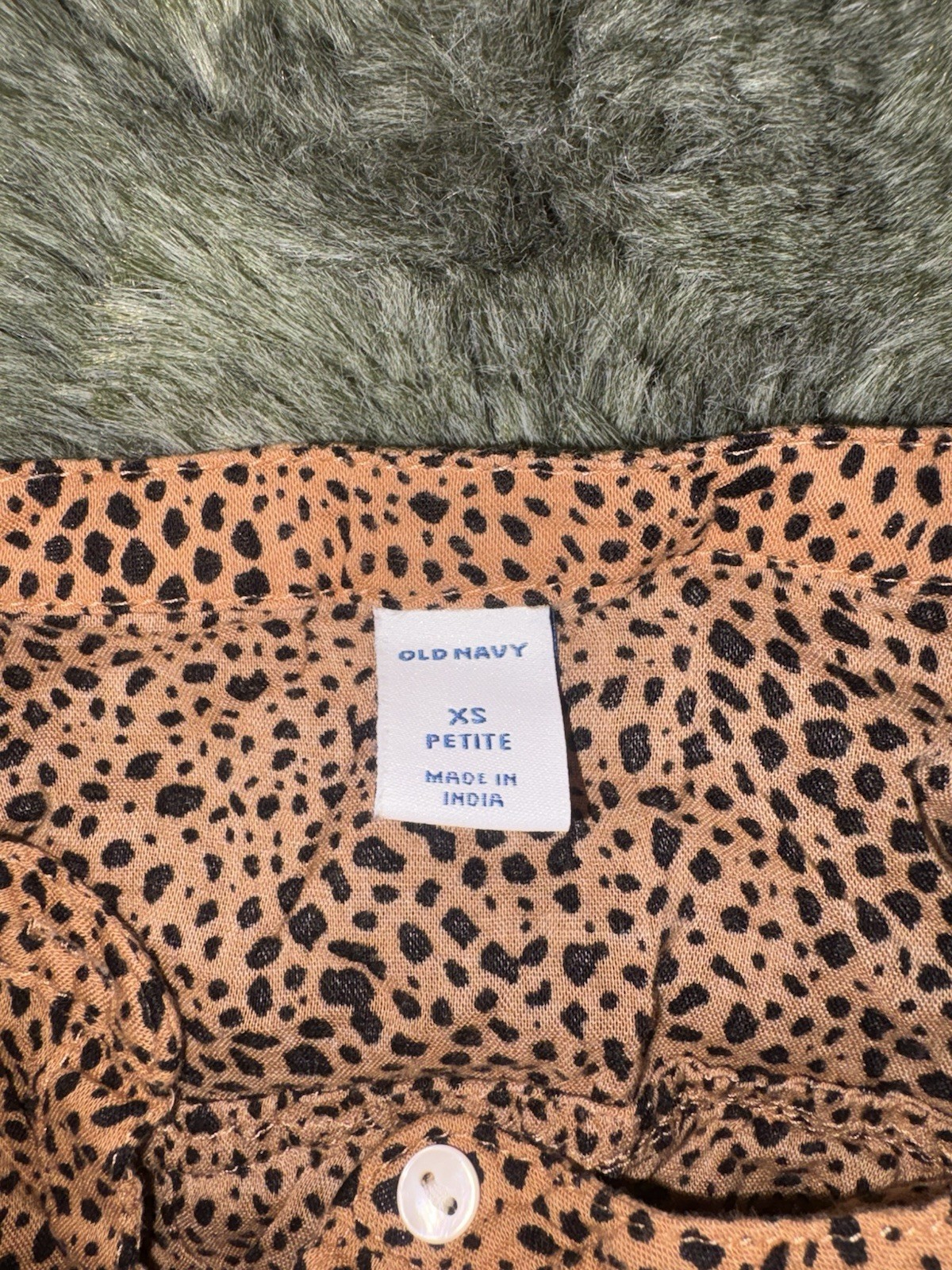 Old Navy Leopard XS Sway Shirt – (USED)
