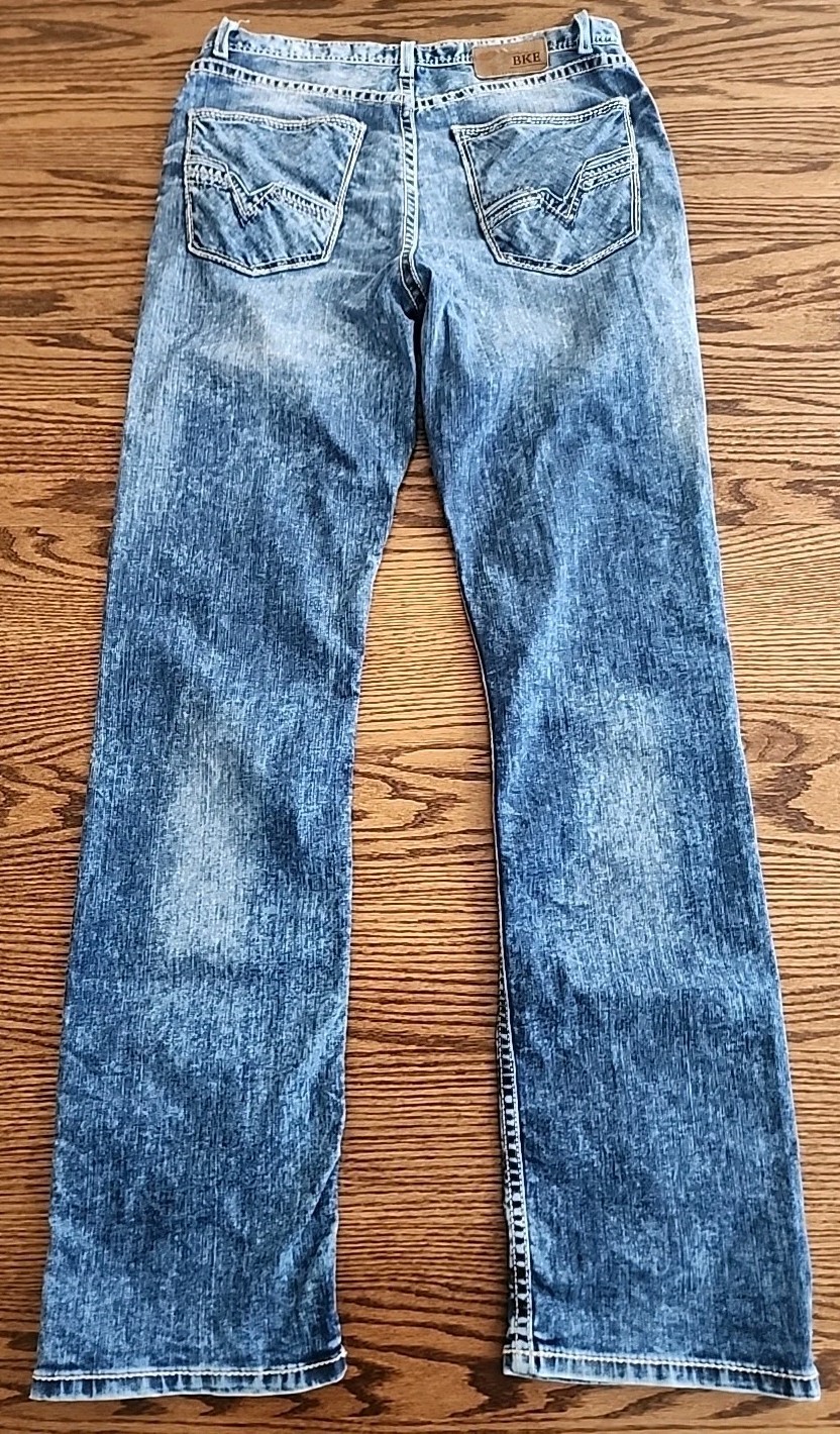 Buckle BKE Tyler Straight 34XL Medium Wash Whiskering Men’s Blue Jeans 34/35