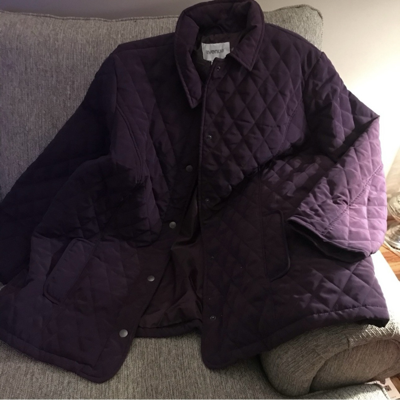 AVENUE Quilted Snap Button Jacket w/ Pockets Sz 26/28 -56 Chest / 31” Long