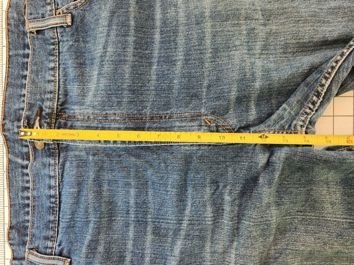 Levi’s 550 Jeans Men’s 48×30 Relaxed Fit Tapered Leg Blue Denim
