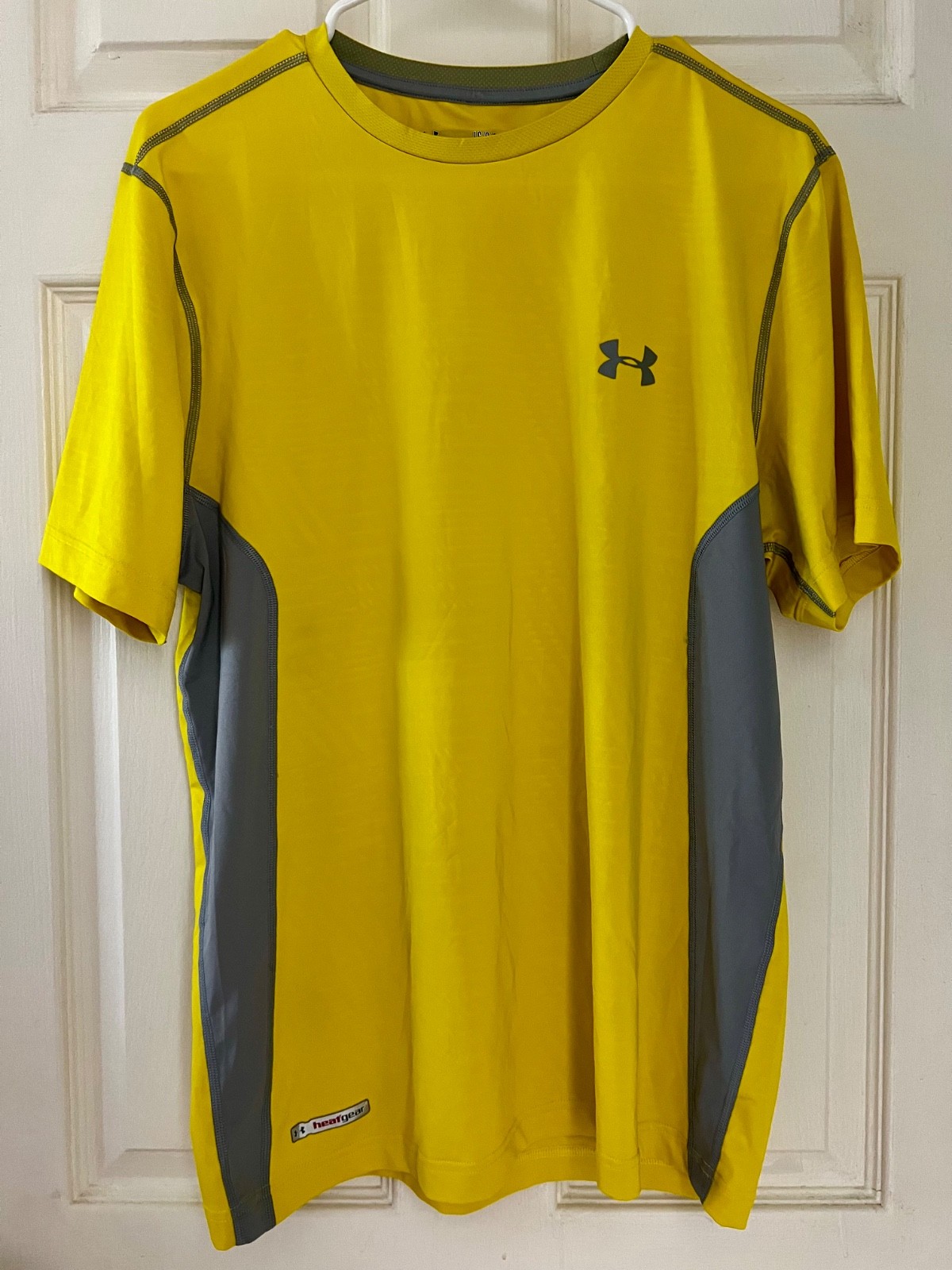 Under Armour Heatgear Fitted Short Sleeve Mens L Large Yellow Gray