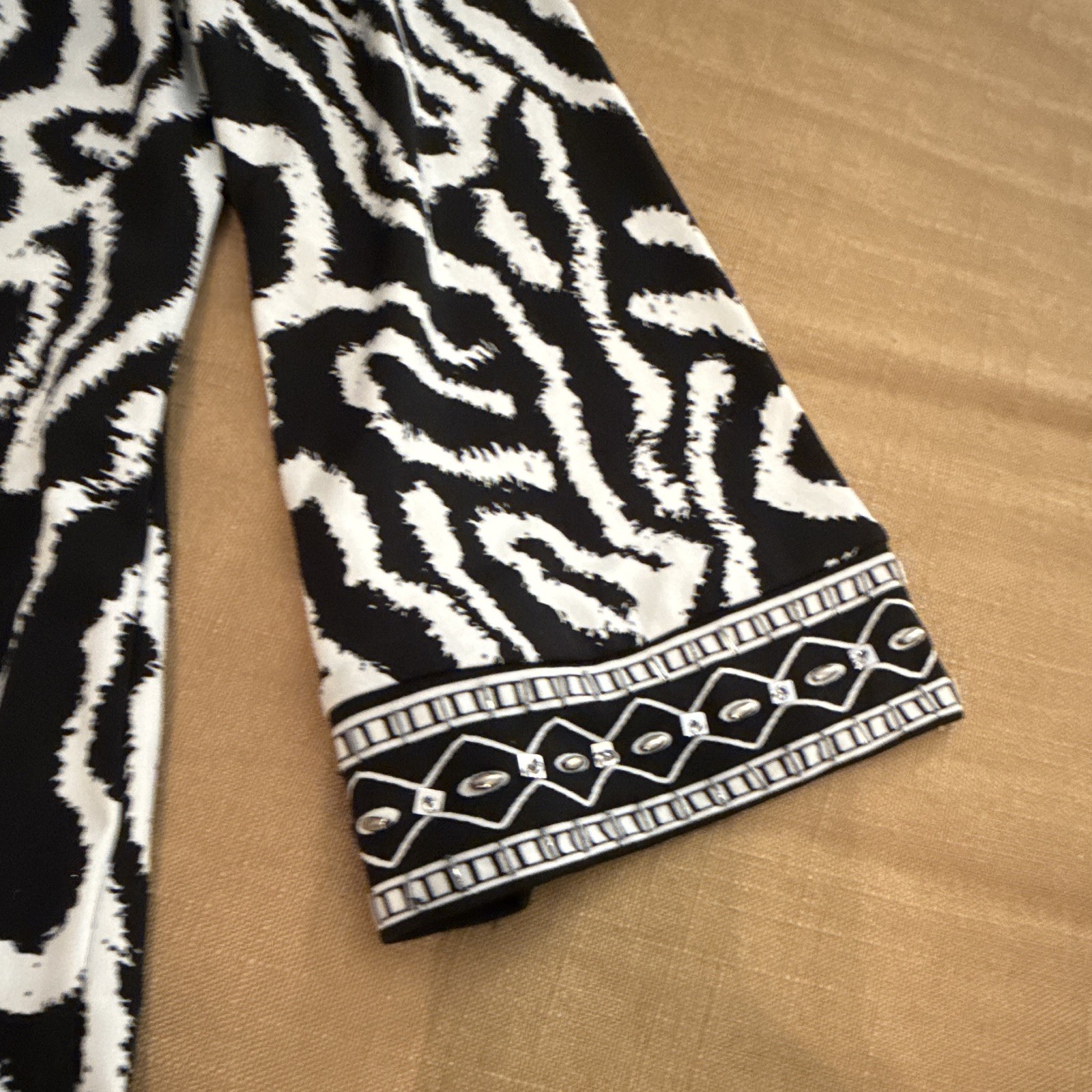 Alfani Black White Knit Tunic Top M Round Neck Abstract 3/4 Sleeve Pullover