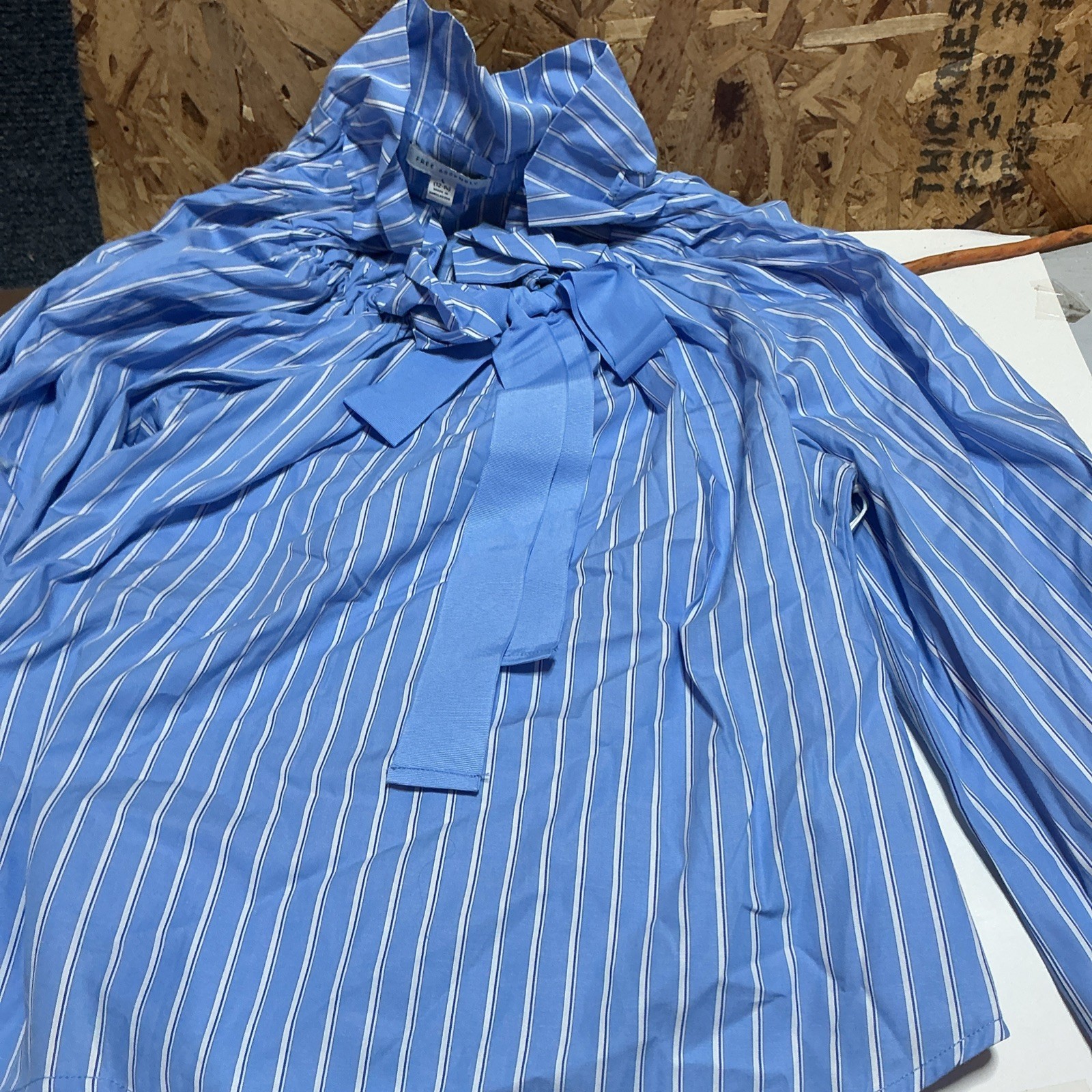 Free Assembly Women’s Size L (16-18) Puff Tie Neck Blouse Top Blue Print NWT #7