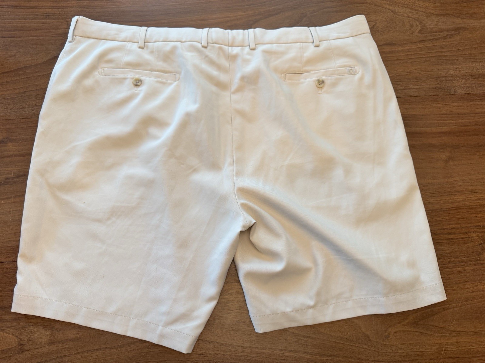 Peter Millar Men’s Beige Cotton Chino Shorts Flat Front Solid Zip Button Logo