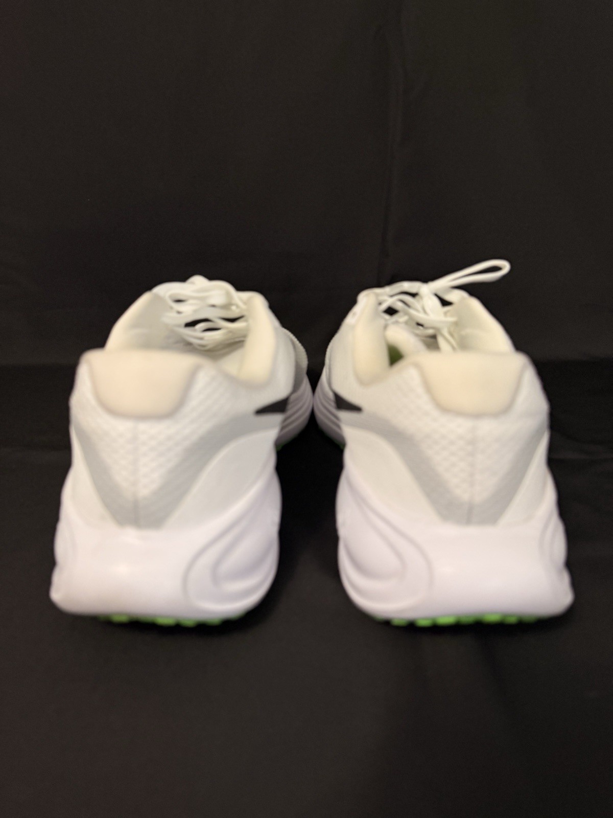 Nike Running Shoes White Black Green Men’s Size 10 Very Good