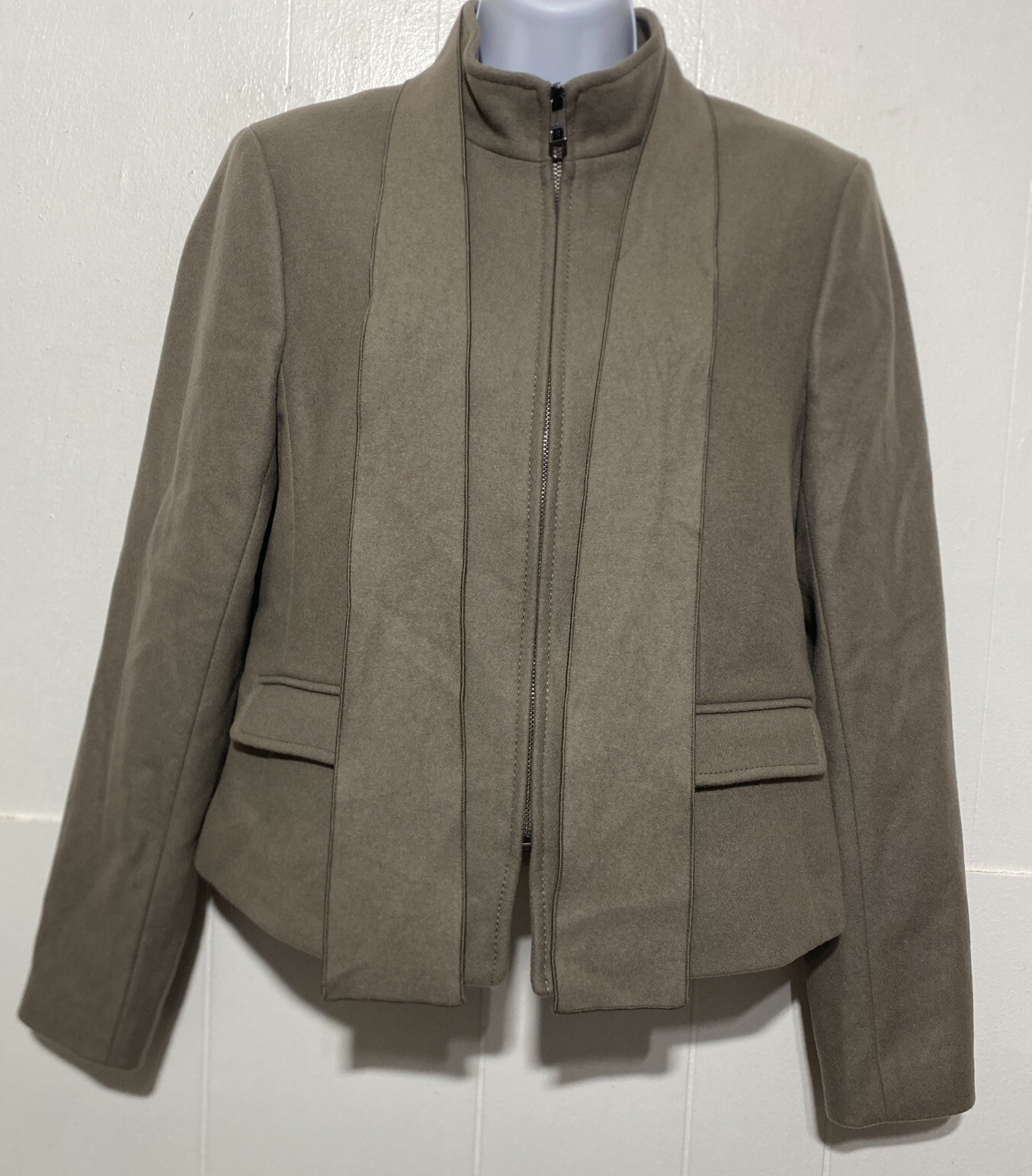 Banana Republic x Mario Bellucci Blazer Women Size 8 Wool Blend Taupe Tie Neck
