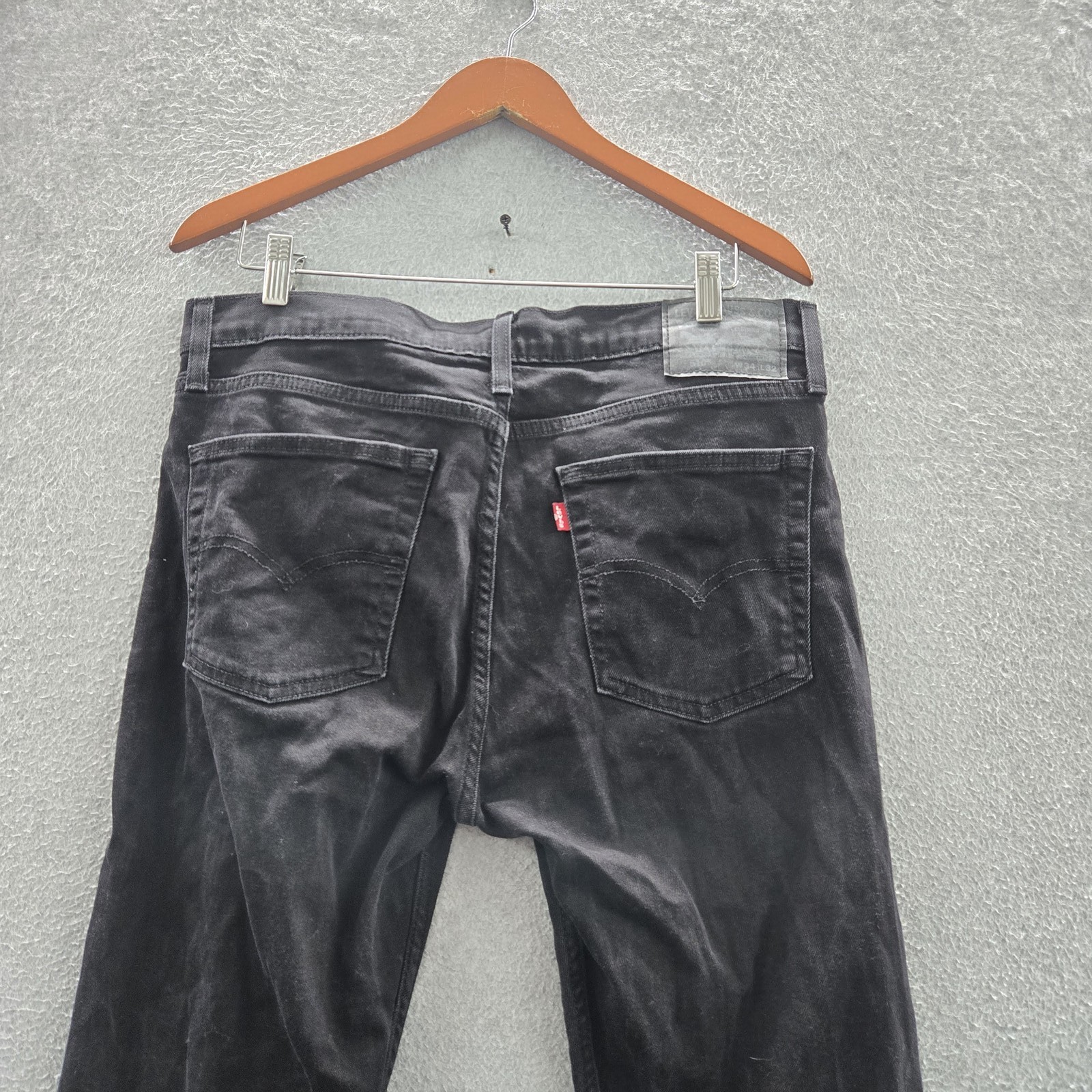 Levi’s 510 Men Jeans 34X32 Black Denim Skinny Fit 29″ Inseam Mid Rise Pockets