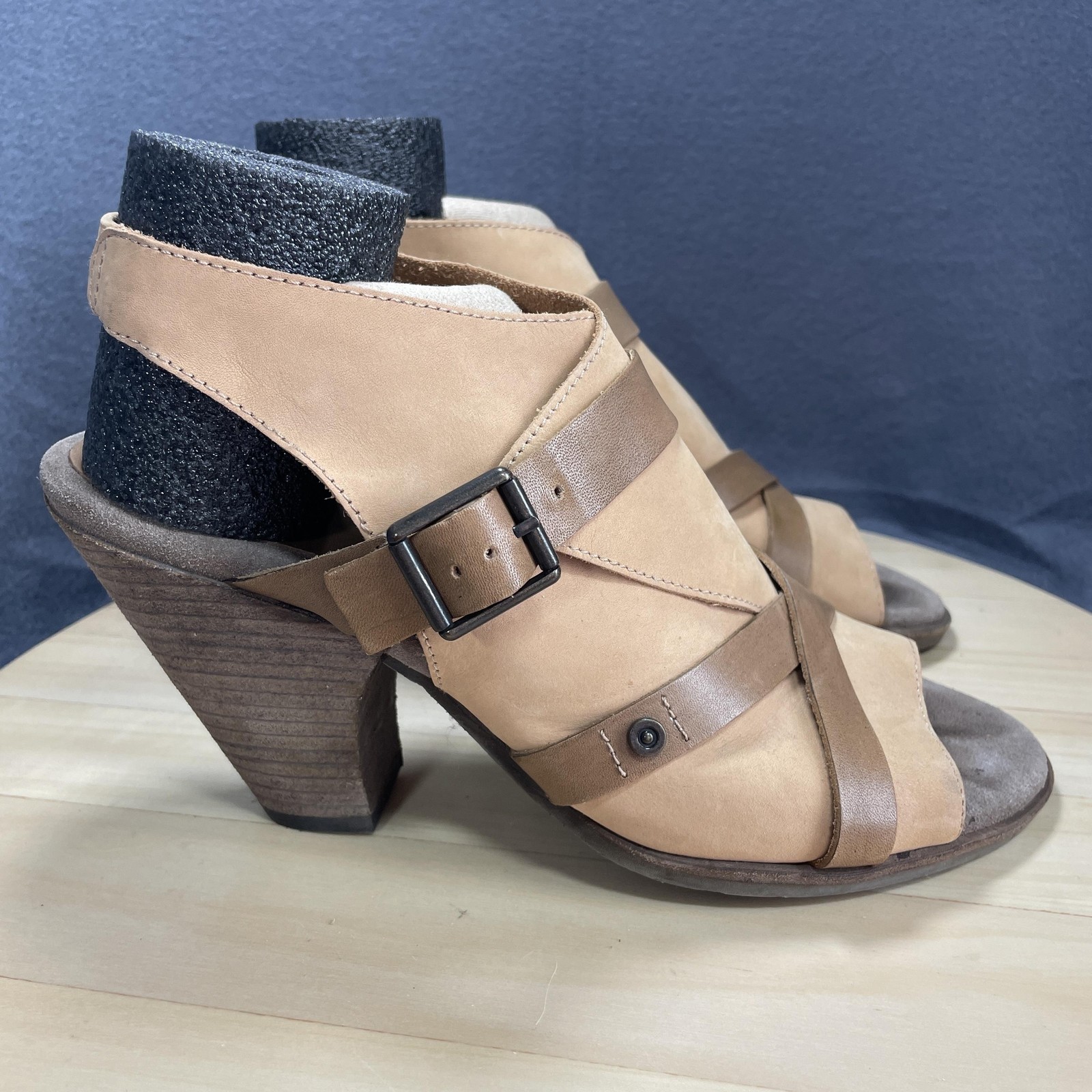 OTBT Strappy Leather Heel ESTIMATED Womens Sz 10?? Beige Tan Lt Brown Wrap