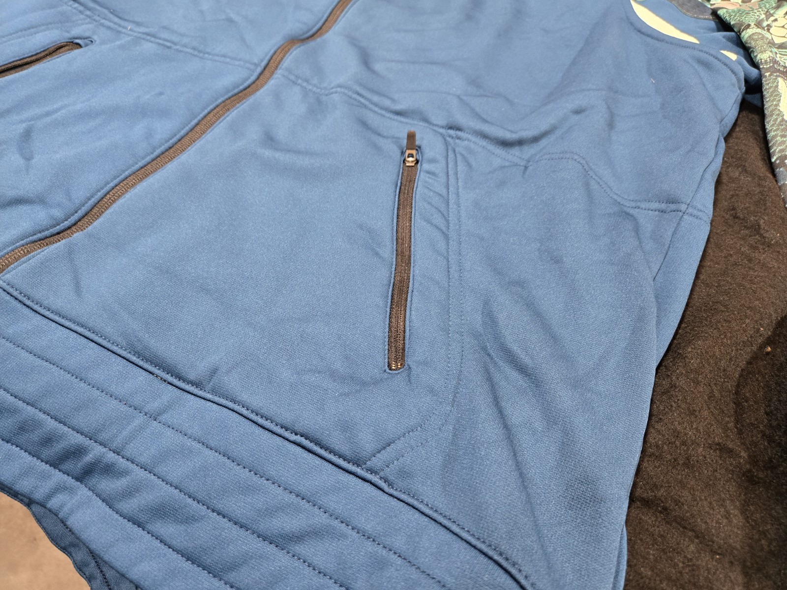 Excellent Condition Mens 2XLNike Therma-Fit long Sleeve with Hood!!! Great Deal!