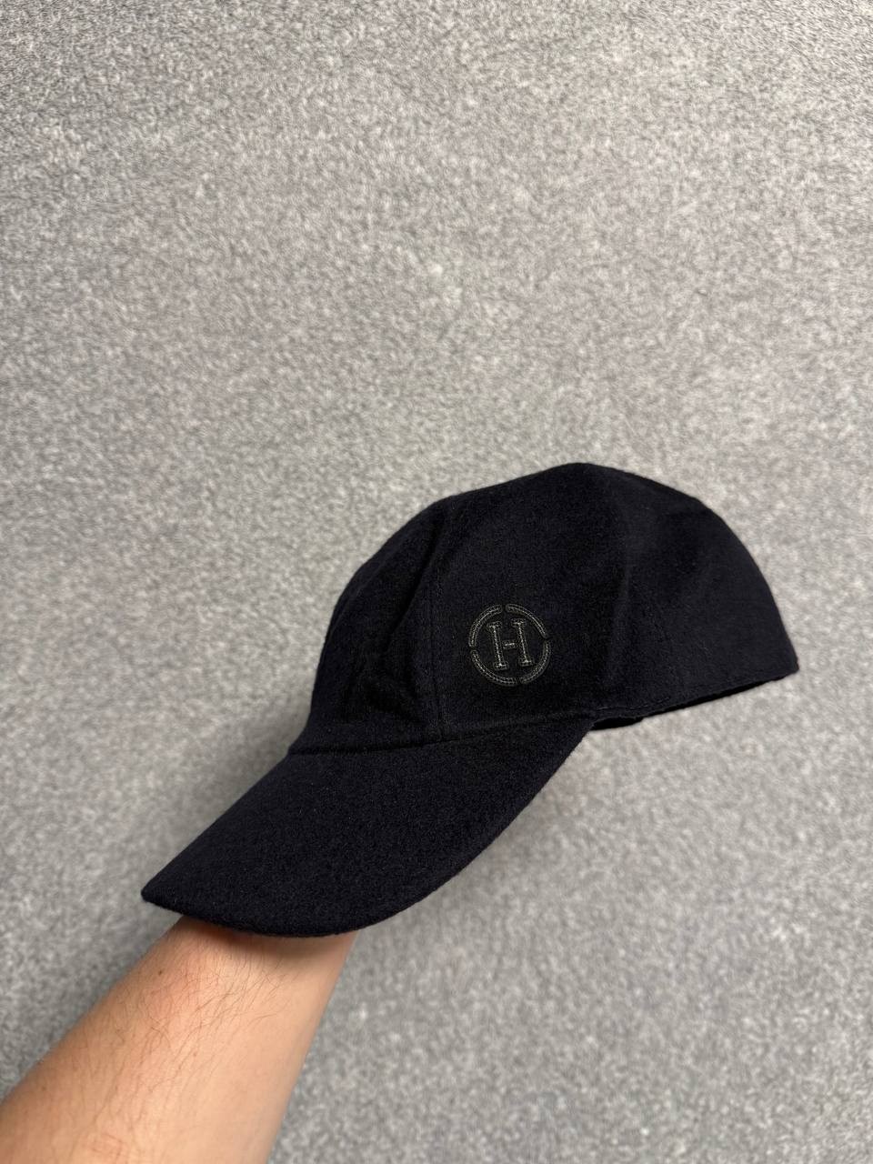 Hermès Cashmere cap, size 60, dark blue, close to black