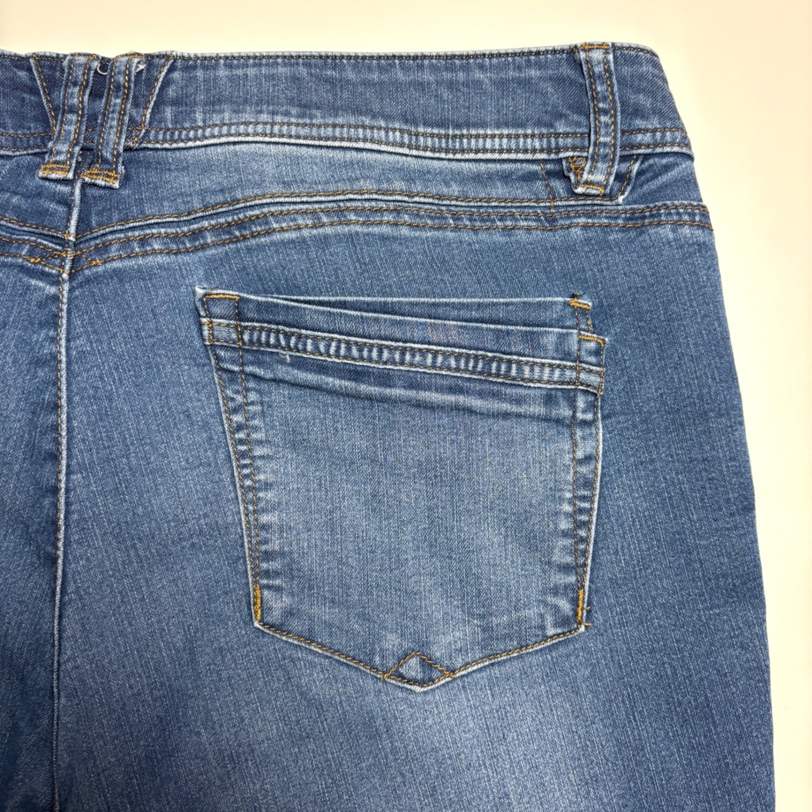 Democracy Ab solution Denim Blue Jeans Women’s 14 light Wash Whiskering Stretch