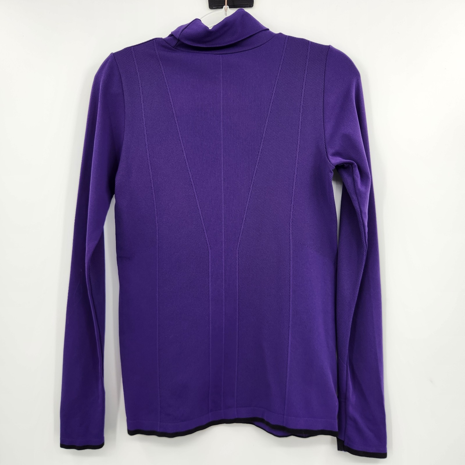 Athleta Flurry Downslope Turtleneck Top Womens Size Medium Purple Ribbed