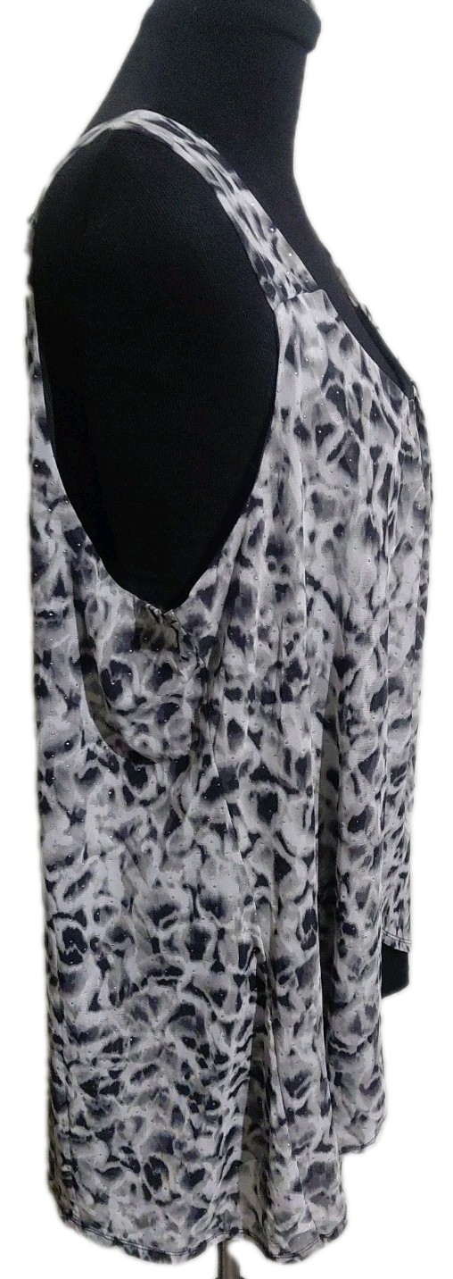 Lily Morgan SZ 2X Animal Print Gray Black Sleeveless Layered Top Silver Beading